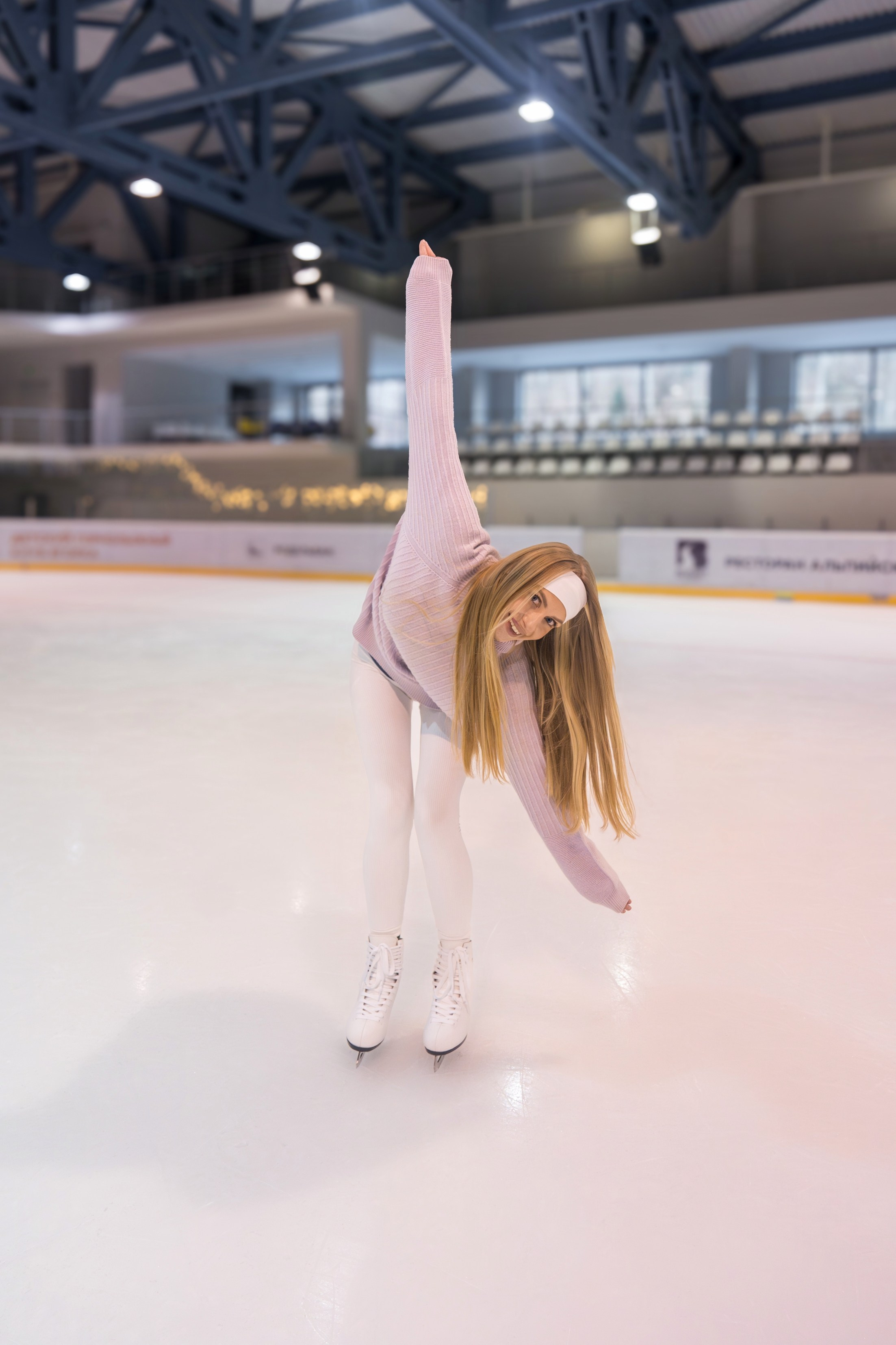 Контент съемка на катке для курорта Роза Хутор. Репортажный фотограф в Красной Поляне и Сочи Павлюченко Екатерина