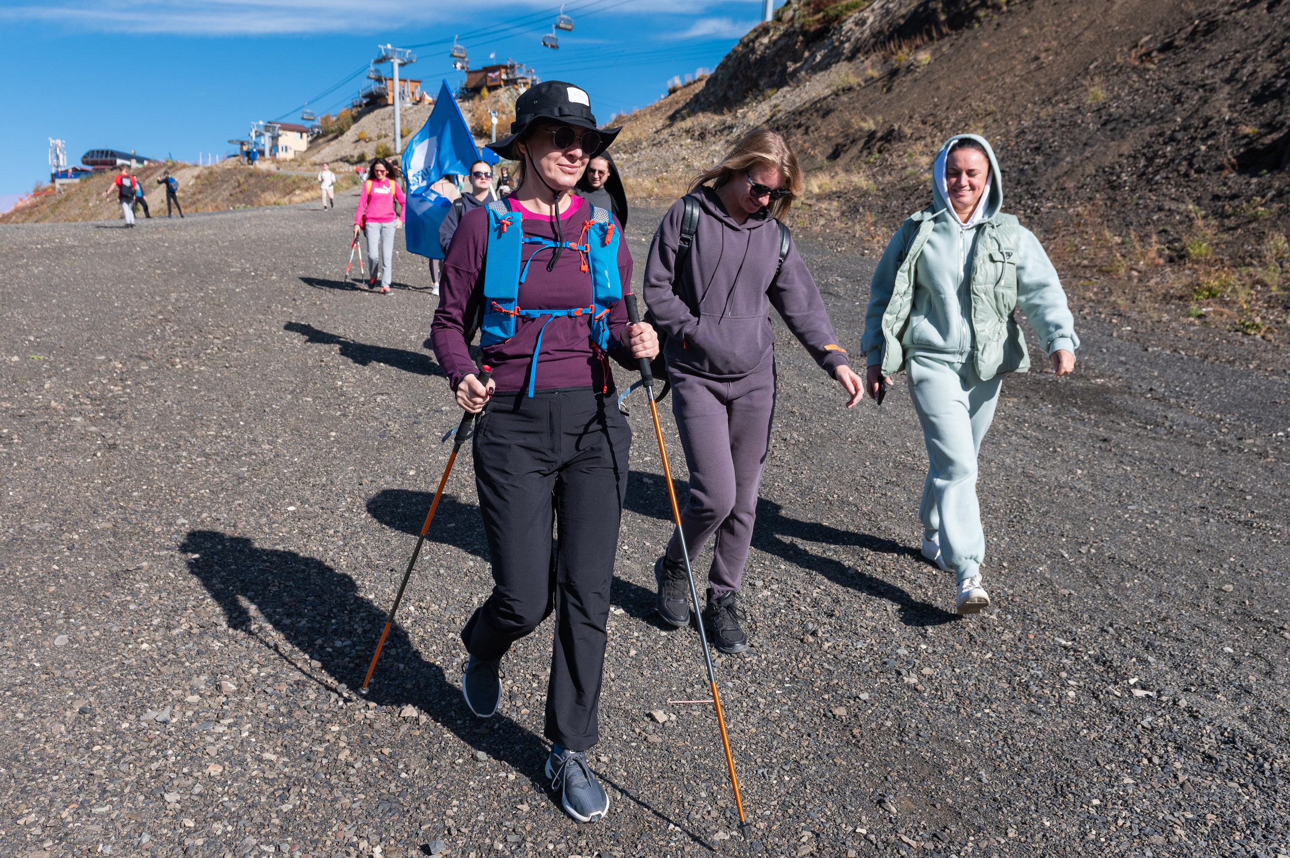 Хайкинг по трем курортам Красной Поляны 2022. Репортажный фотограф в Красной Поляне и Сочи Павлюченко Екатерина