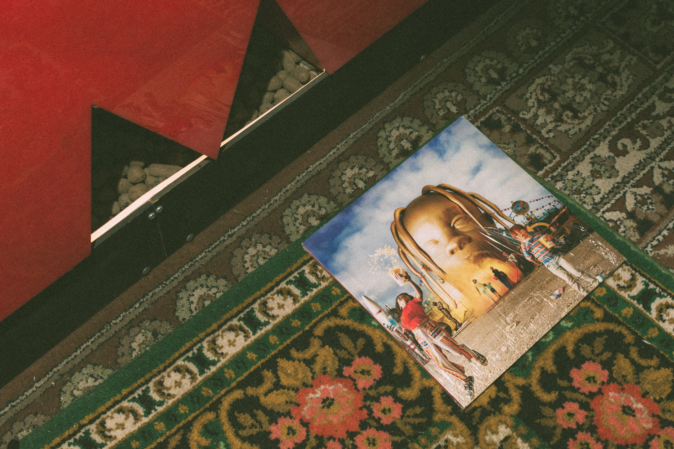 Студия диджеинга «Янтарь». Уголок фототворчества Никиты Усачева