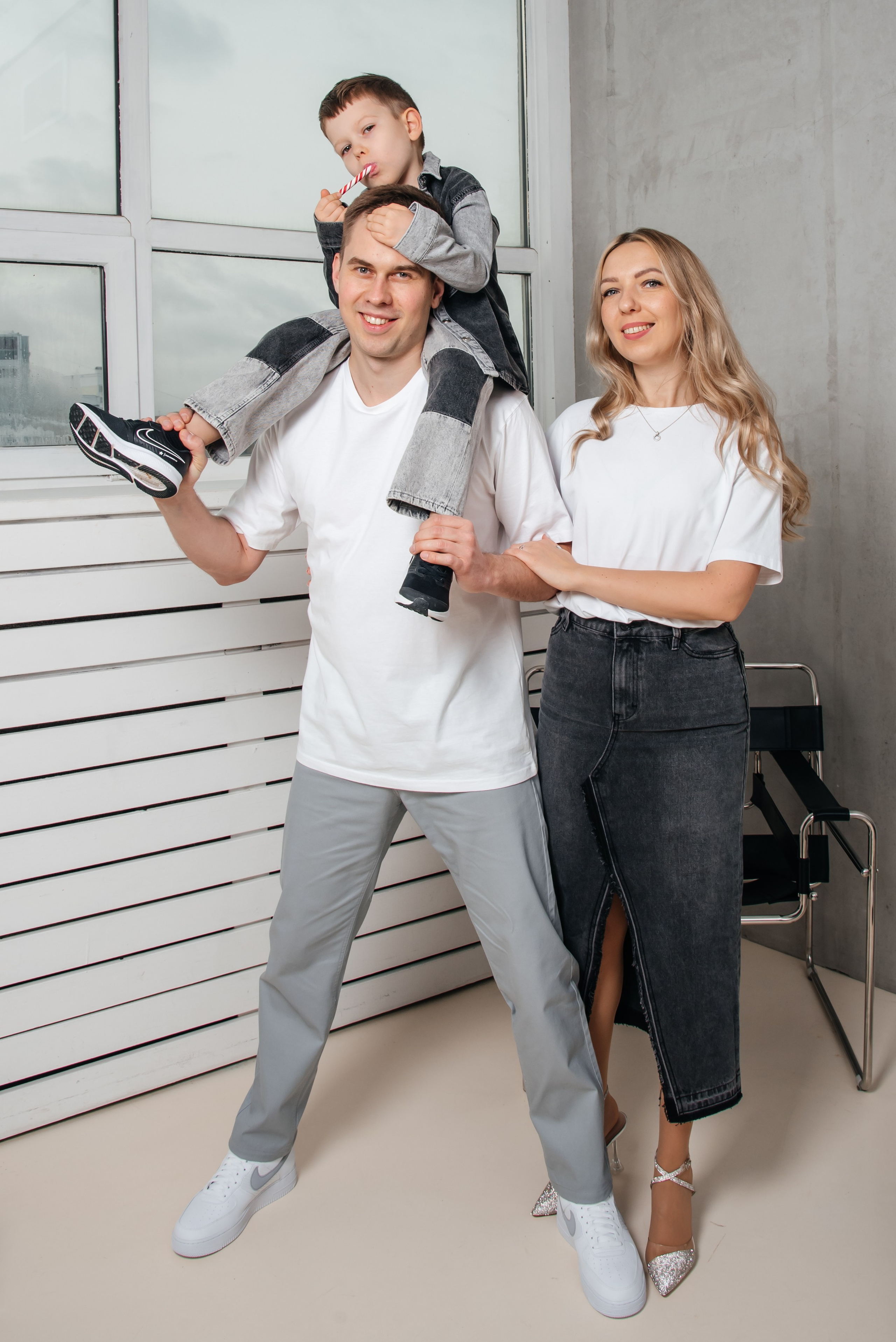 семейная фотосессия в студии, семейная фотосессия в студии с детьми, фотосессия с детьми, семейная фотосессия в студии идеи, детский фотограф москва, детский фотограф, семейный фотограф москва, фотосъемка с детьми в студии