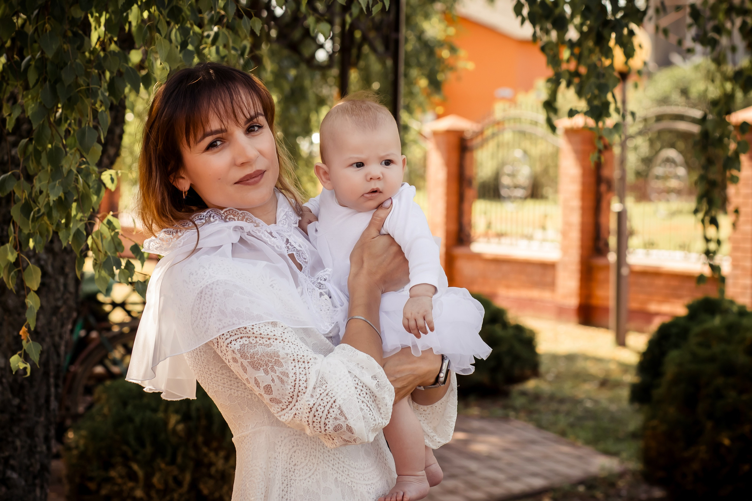 Крещение Милании и Эмилии