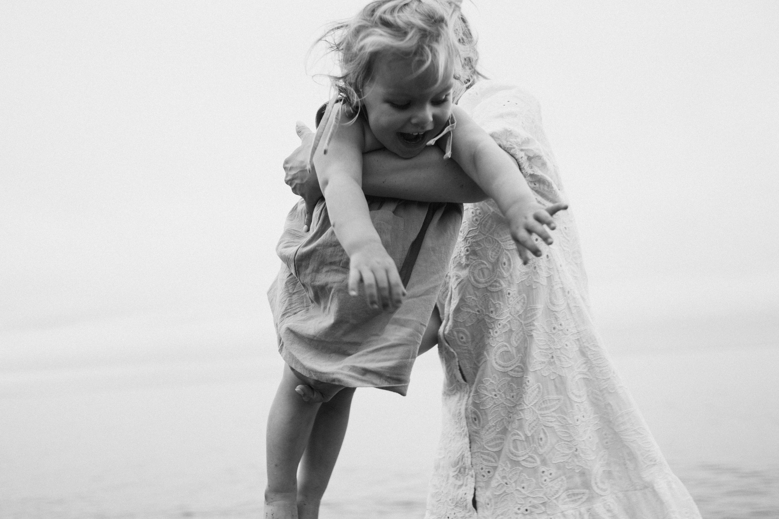 Юля и Вика. Бухта Стеклянуха. Фотограф Влада Лаптева Владивосток, Приморский край