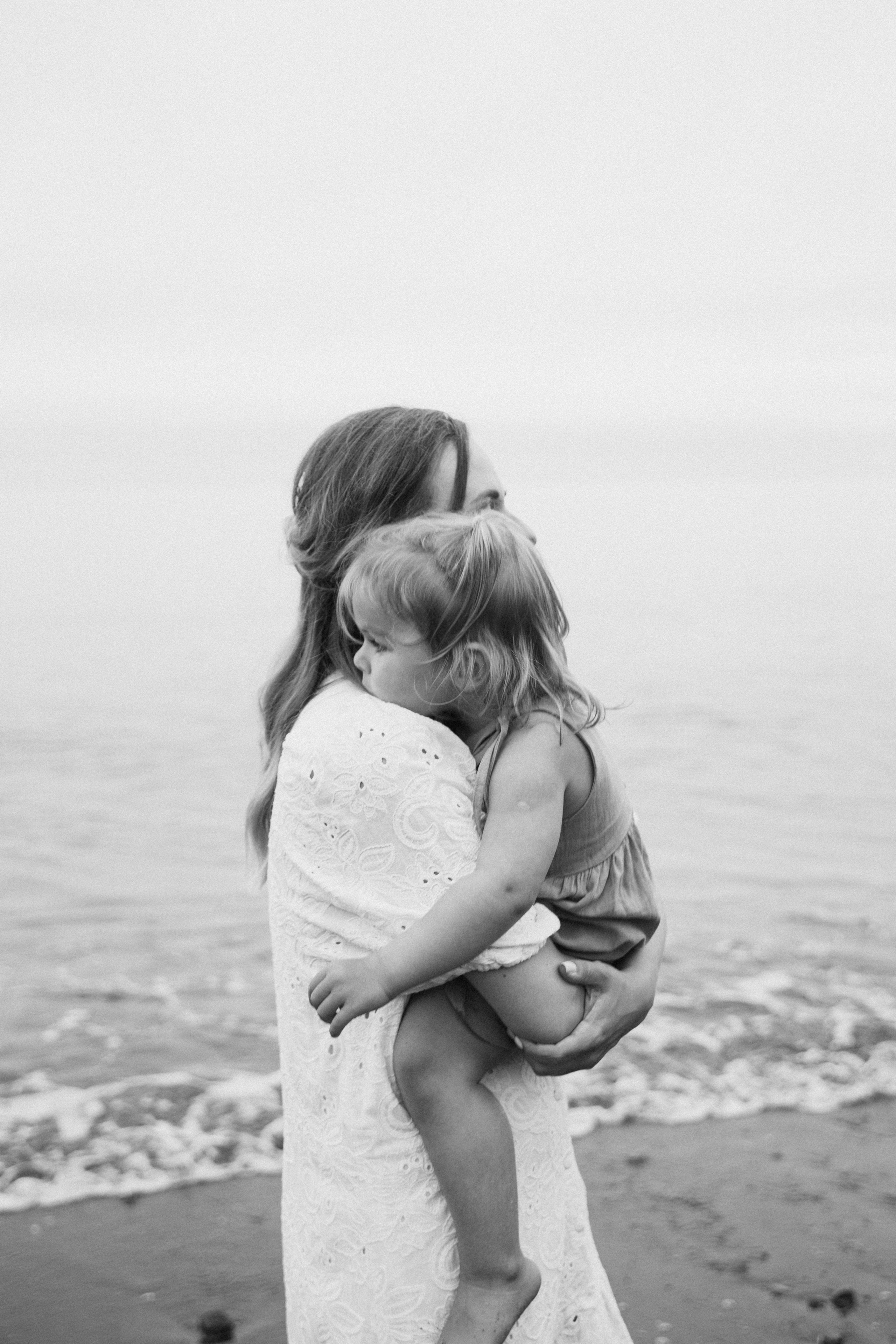 Юля и Вика. Бухта Стеклянуха. Фотограф Влада Лаптева Владивосток, Приморский край