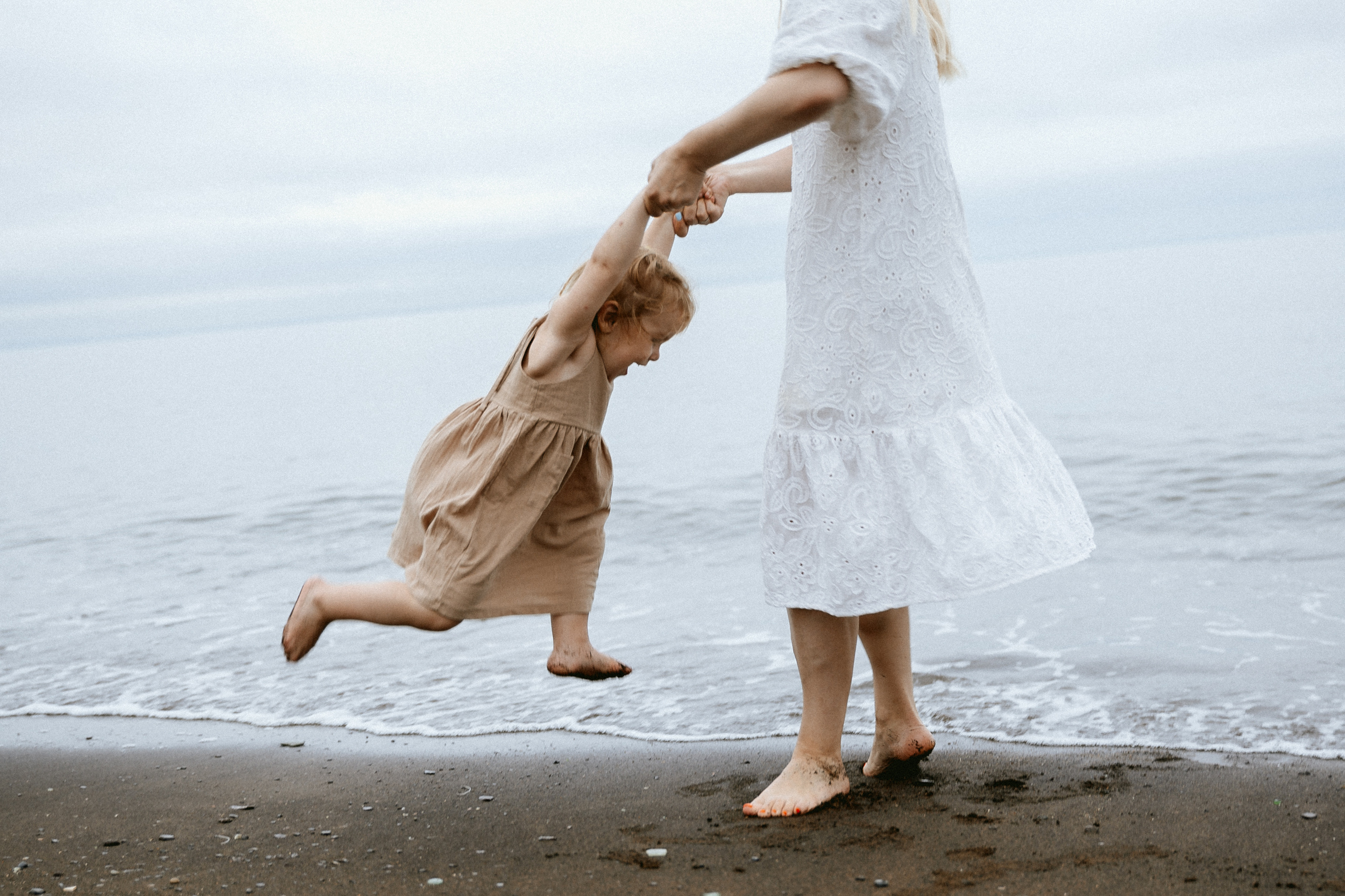 Юля и Вика. Бухта Стеклянуха. Фотограф Влада Лаптева Владивосток, Приморский край