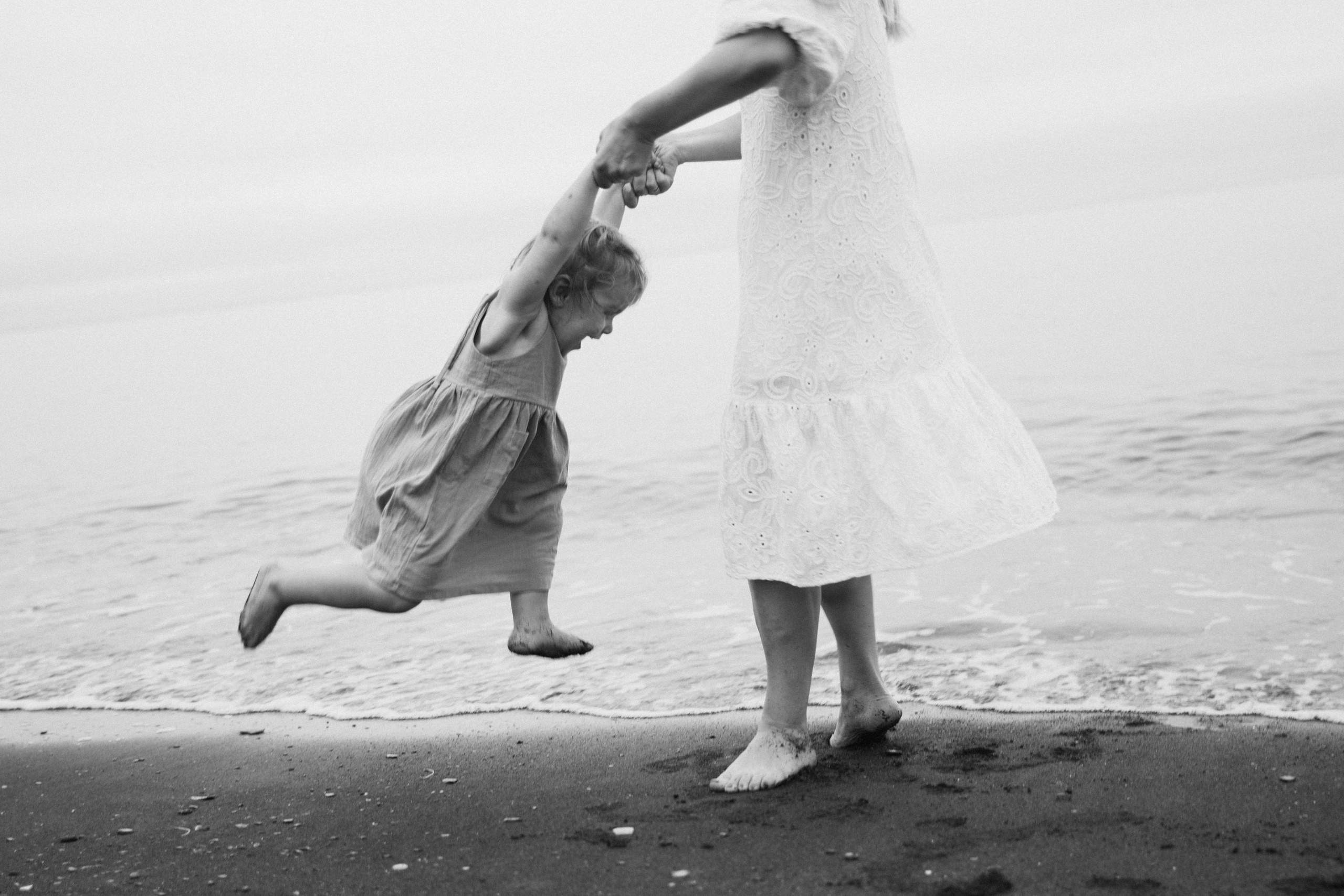 Юля и Вика. Бухта Стеклянуха. Фотограф Влада Лаптева Владивосток, Приморский край