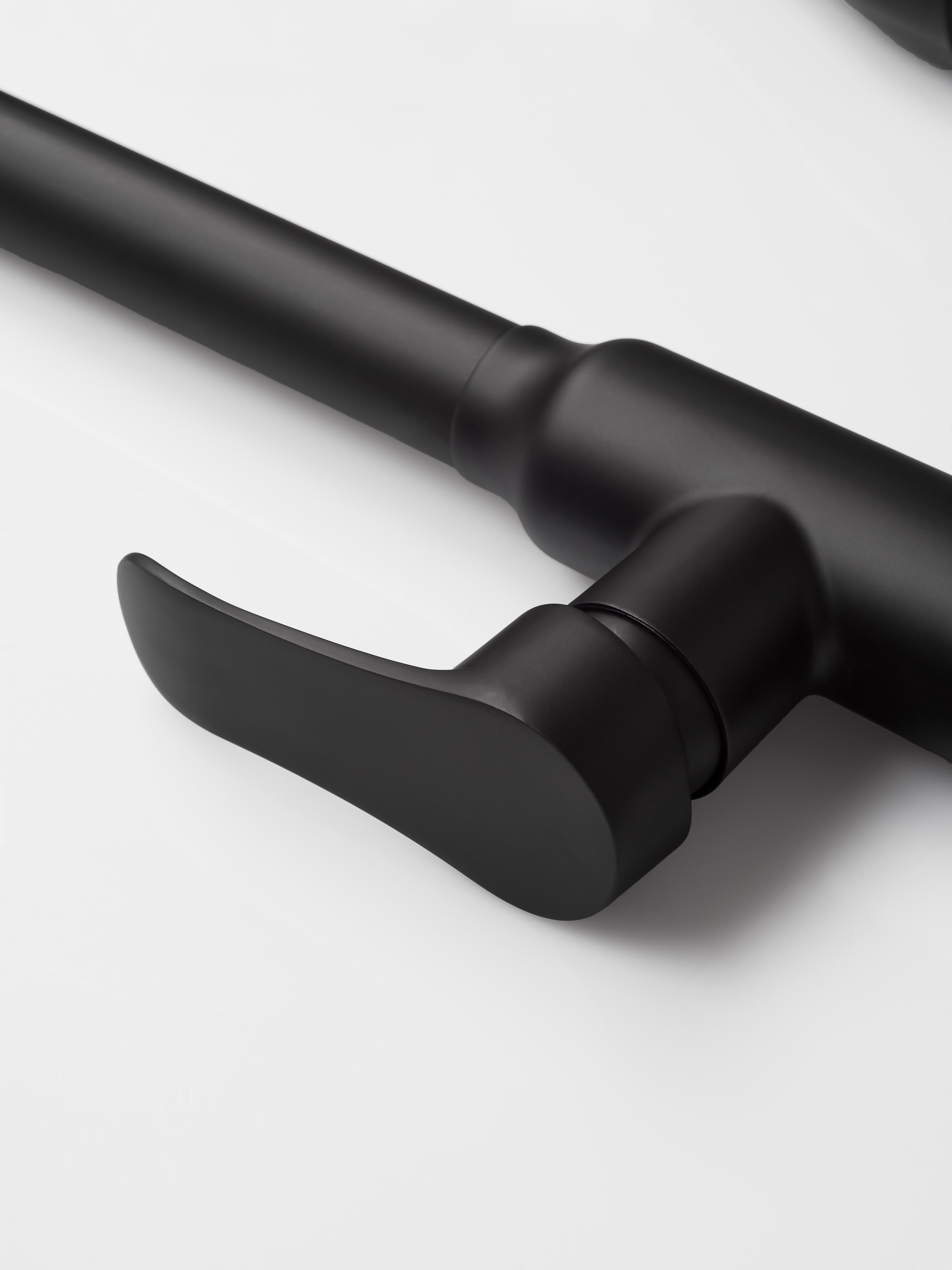 Краны. Предметный фотограф, инфографика и видео в Санкт-Петербурге