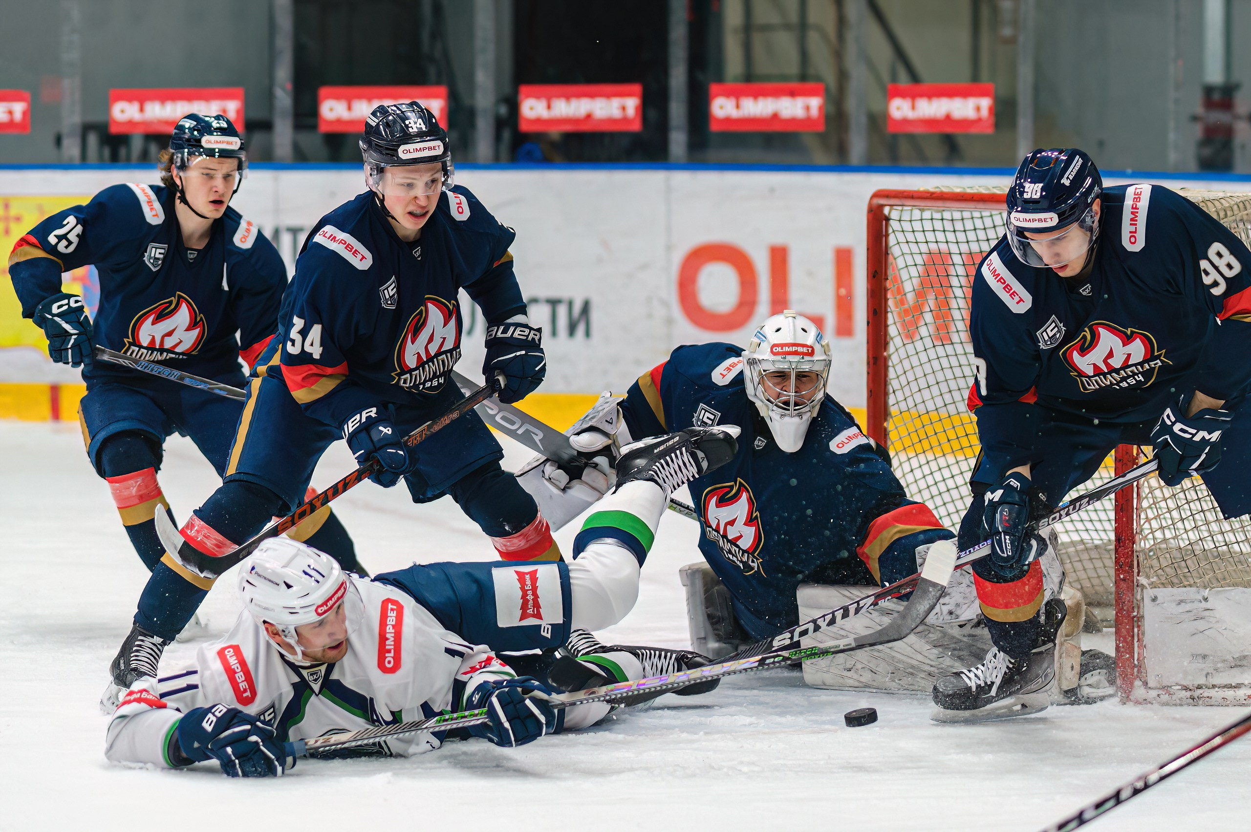 Хоккей с шайбой. Спортивный фотограф Иван Молот (Киров)
