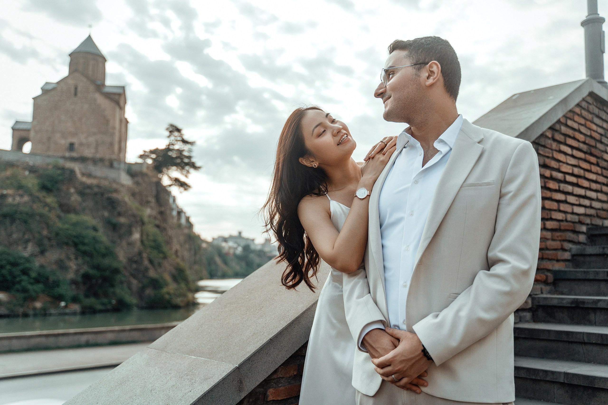 Alaeddine & Matika on the Peace Bridge in Tbilisi. Photographer Sergey Otkrytyi in Batumi & Tbilisi