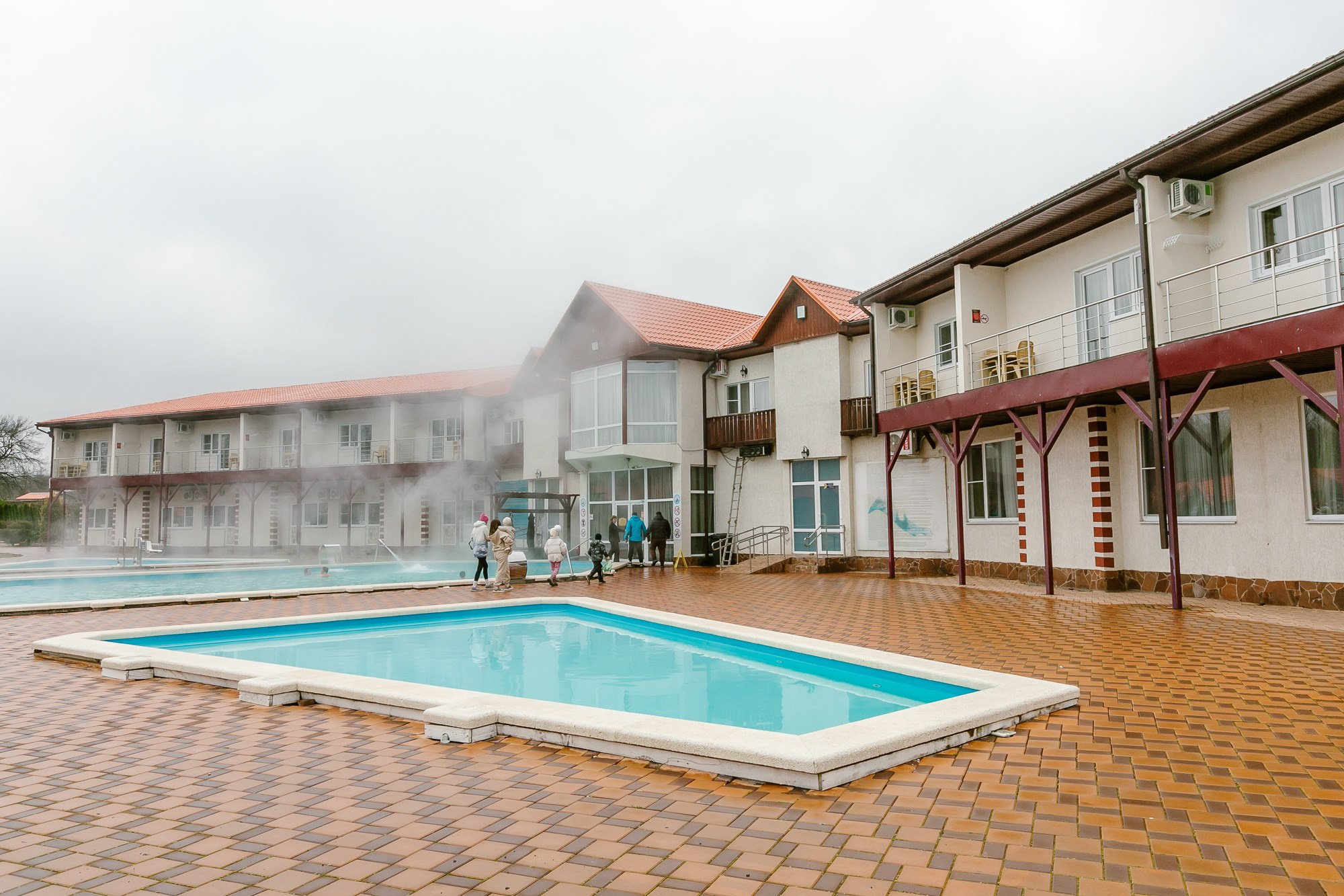 Фотографии территории термального источника март 2024 год