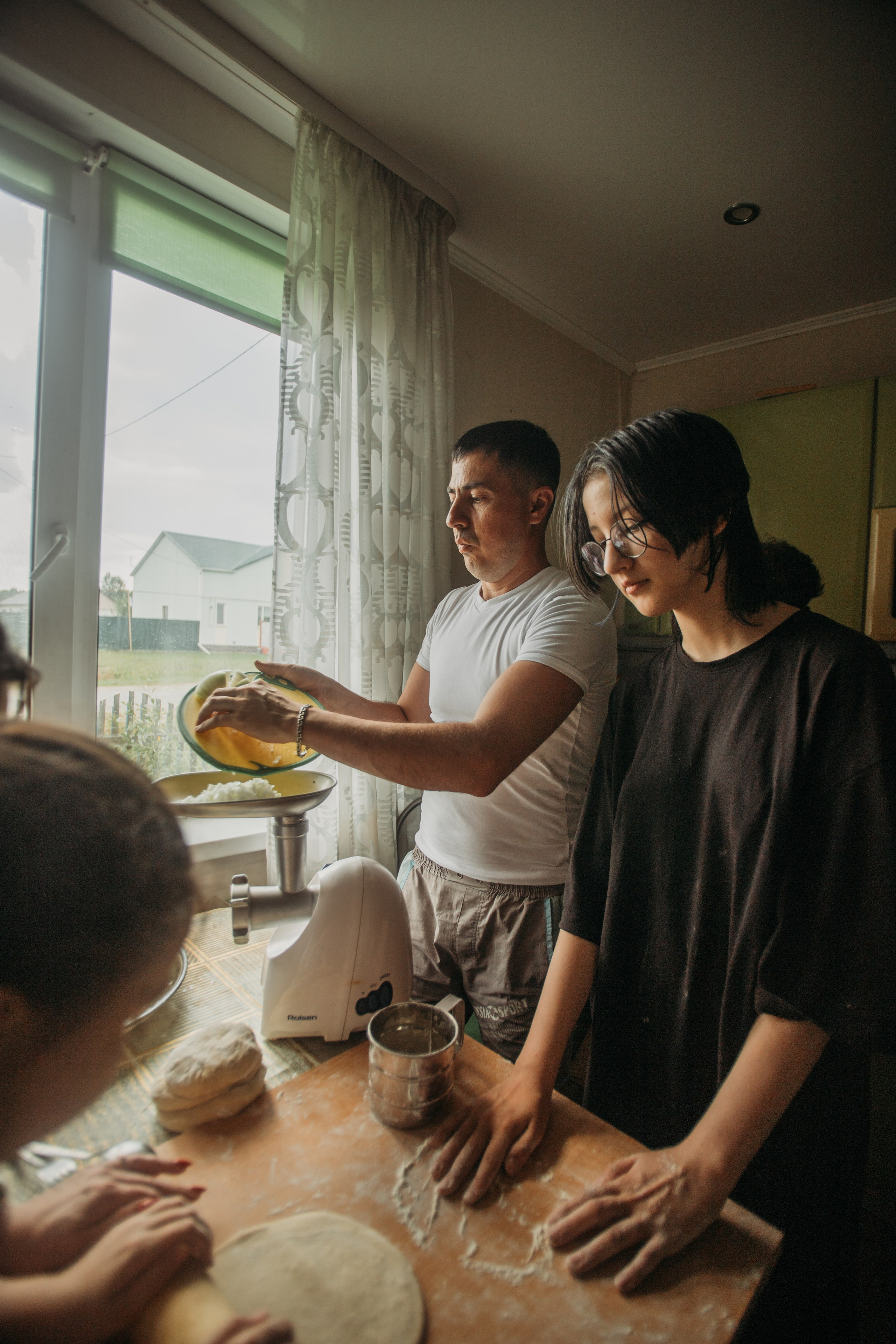 Домашняя фотосессия моей семьи. Венера Гайн. Репортажный фотограф  Тюмень. Обучение фотографии с 0
