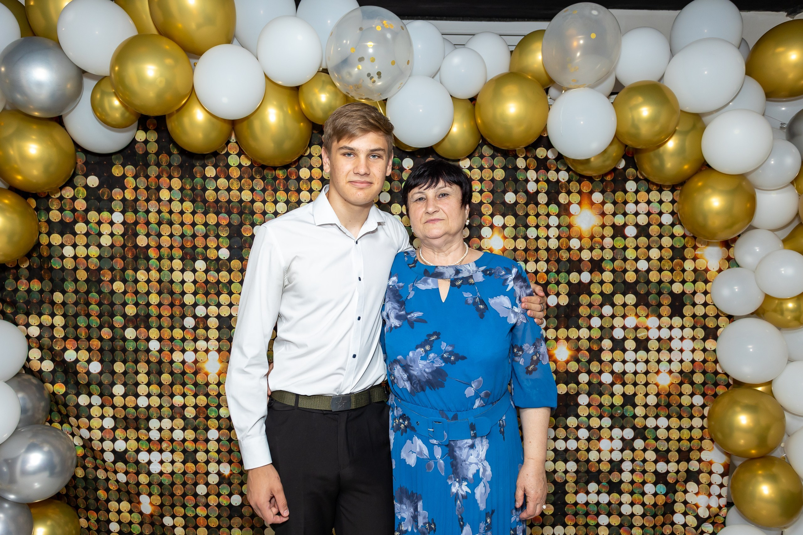 Вручение аттестата и выпускной вечер. Выпускные альбомы Майкоп, Краснодар Елена Золотарева