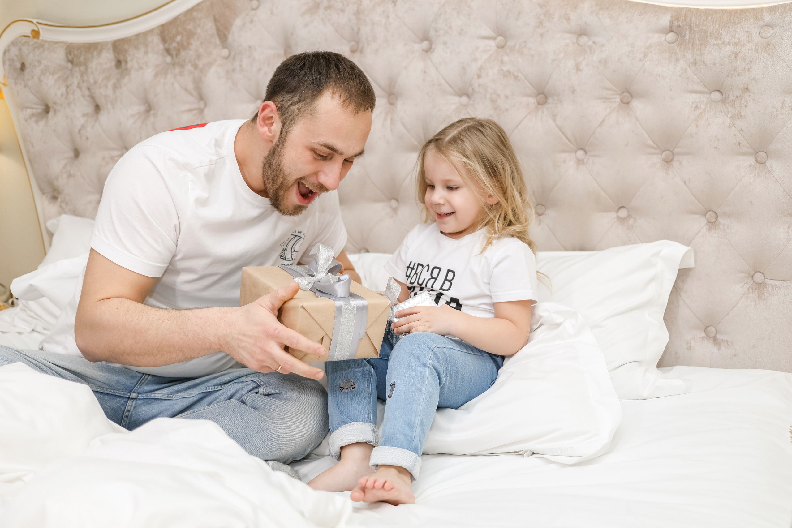 Красивые Алёна и Сашенька, ну и вредный Максимка…. Фотограф Алина Гашникова