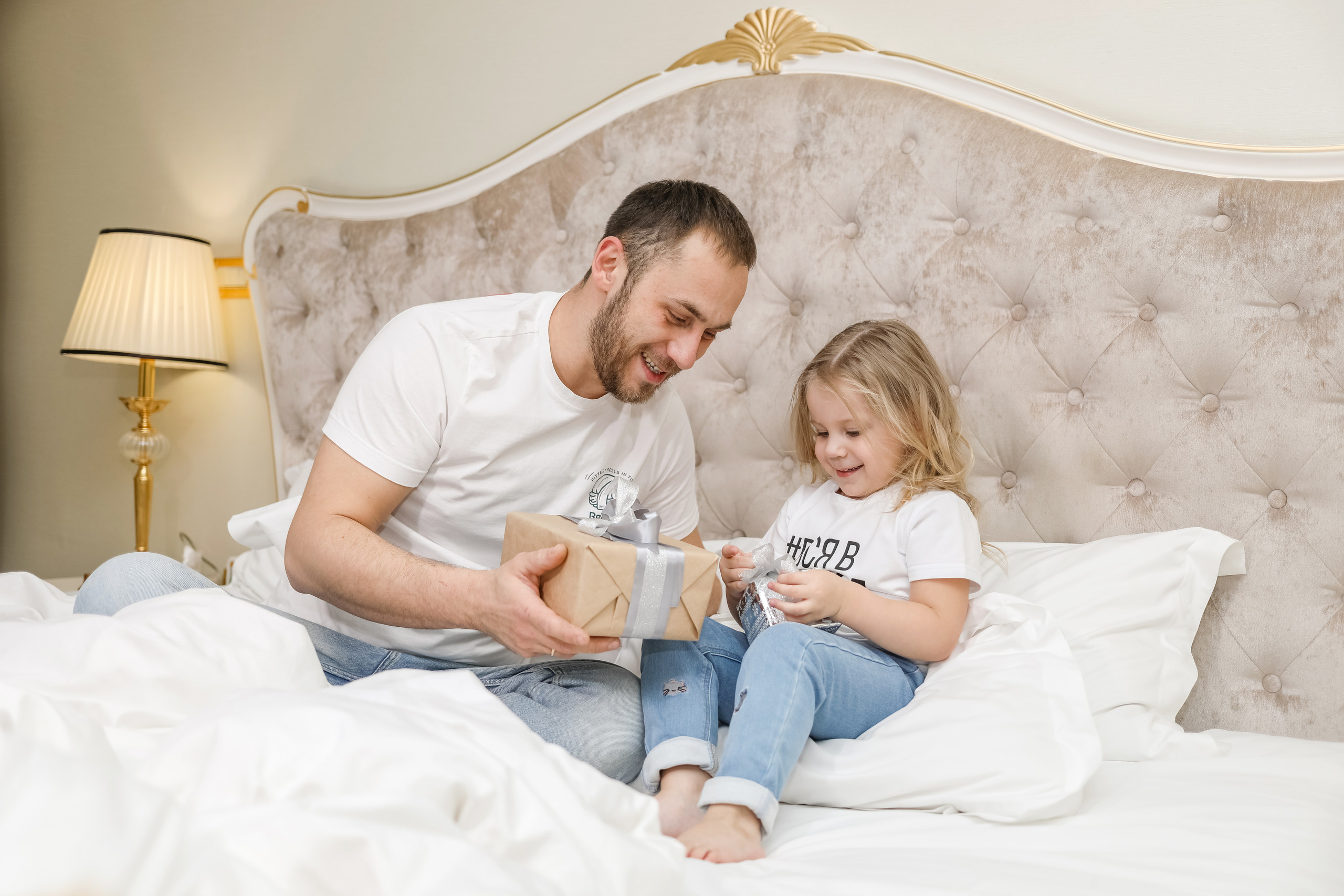 Красивые Алёна и Сашенька, ну и вредный Максимка…. Фотограф Алина Гашникова