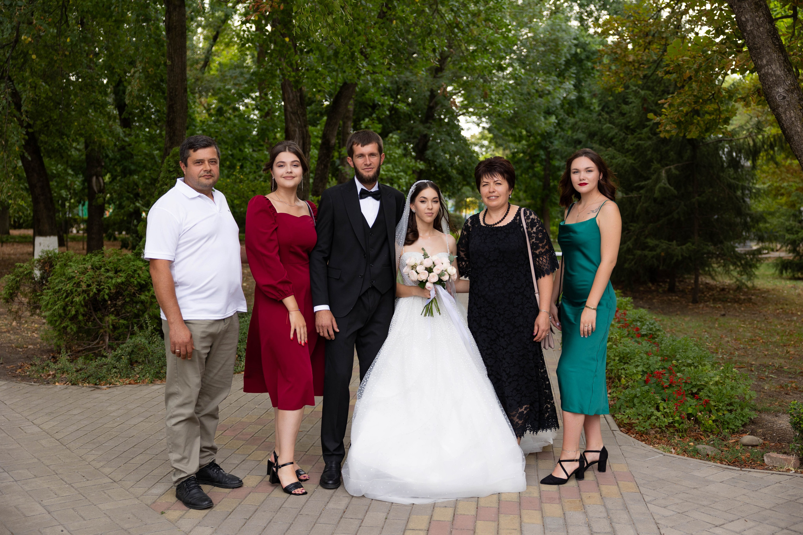 Милана и. Видеосьемка, фотосьемка свадеб, юбилеев, утренников в Краснодарском кр