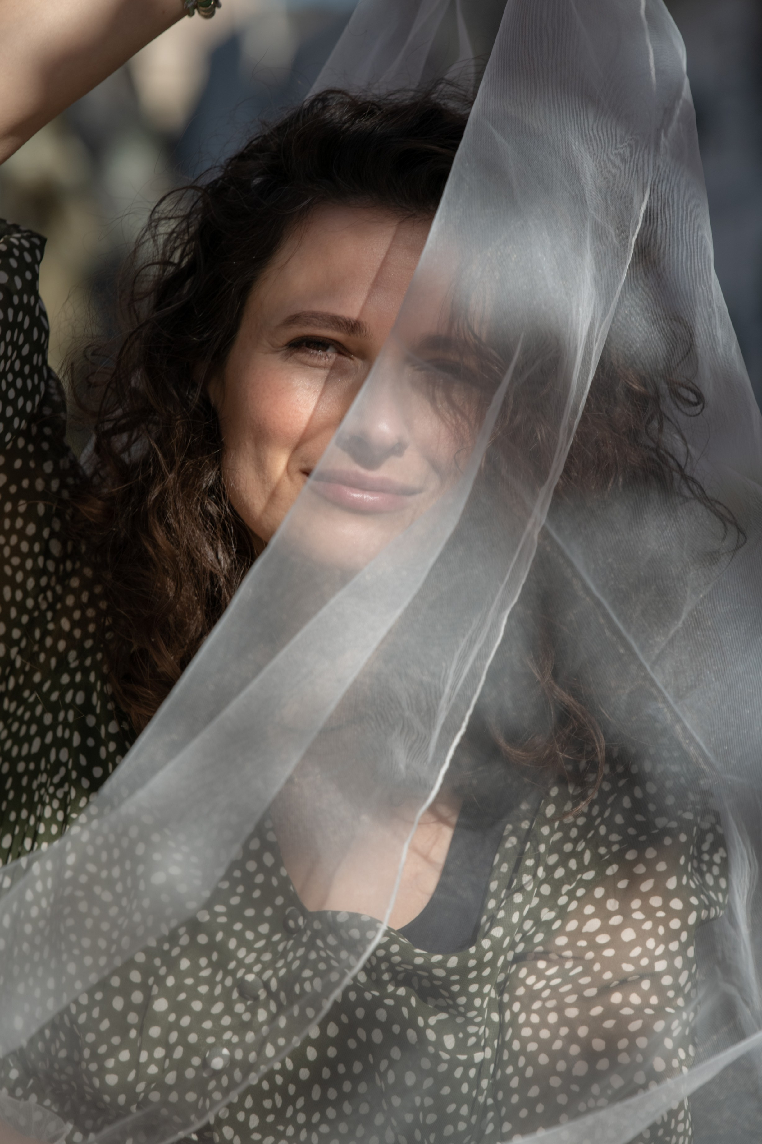 MARIA with Magnolias. Anastasiia Antoniuk portrait, family and couple photographer, Portugal