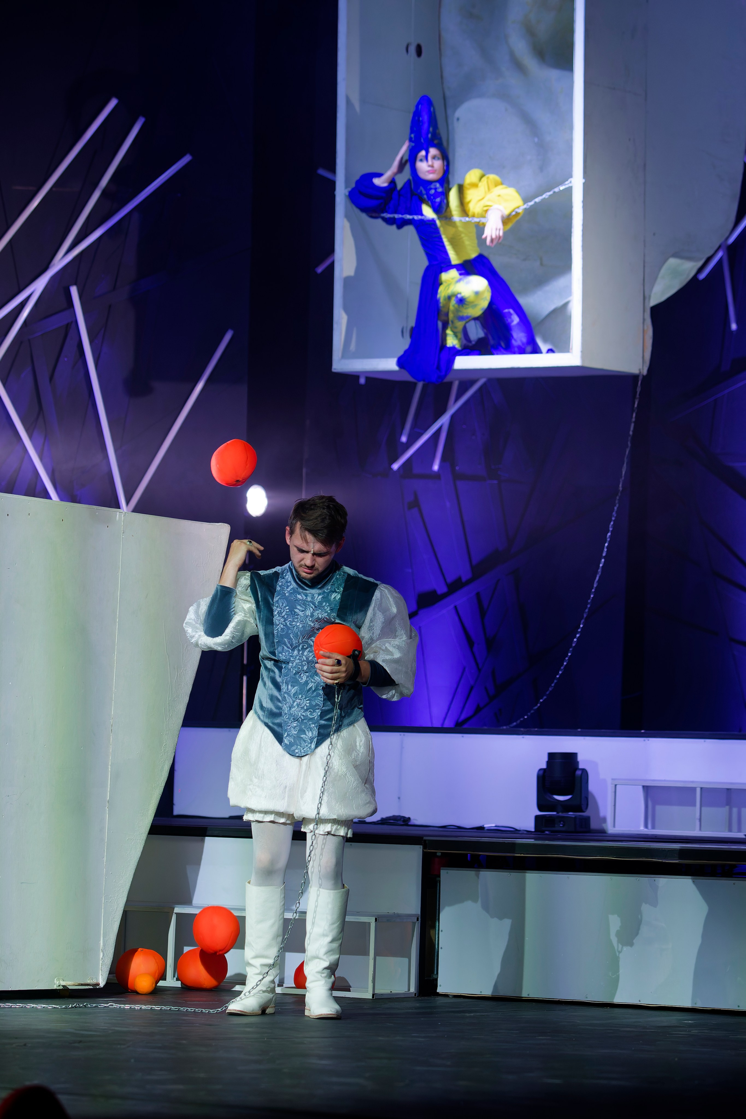 Спектакль «Любовь к трем апельсинам». Кутузов Евгений Фотограф в Южно-Сахалинске