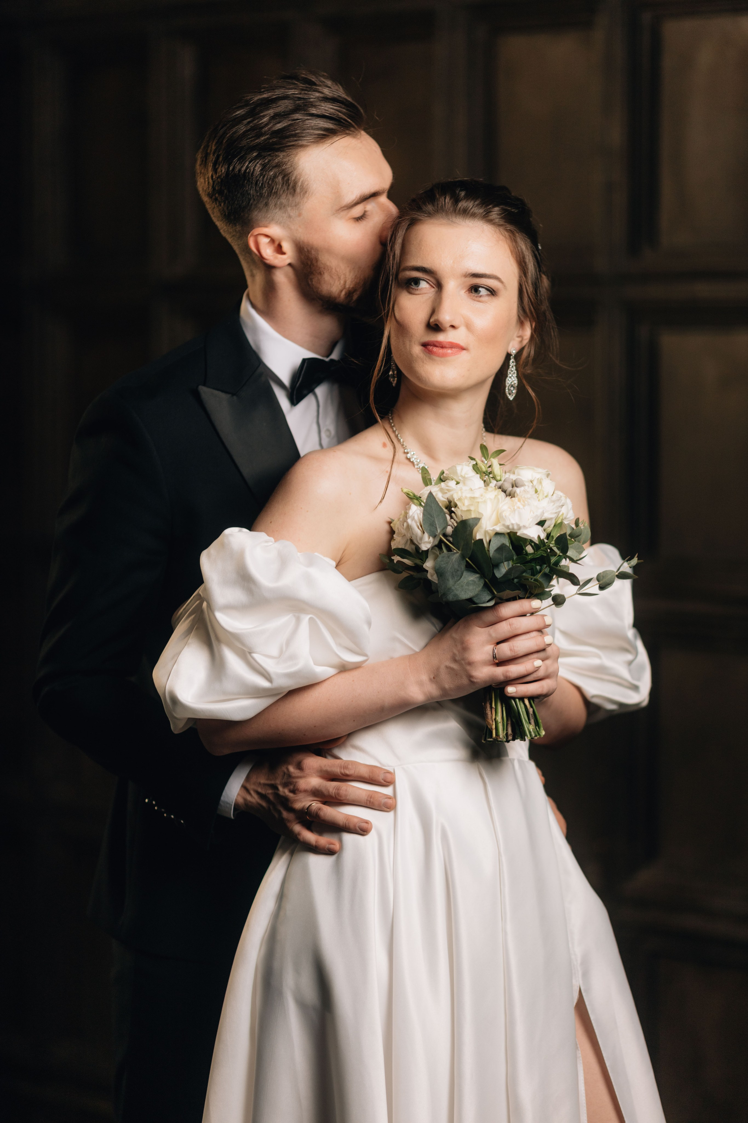 В студии. Свадебный фотограф в Москве Арчылан Николаев