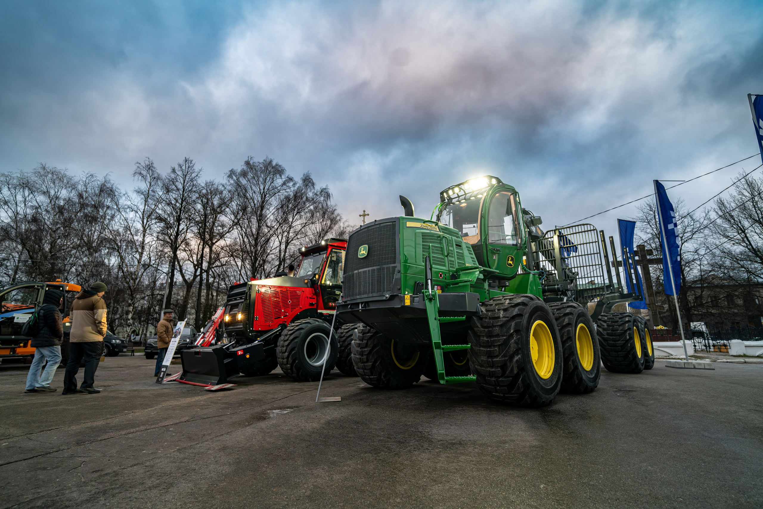Выставка Российский Лес Jonh Deere 
