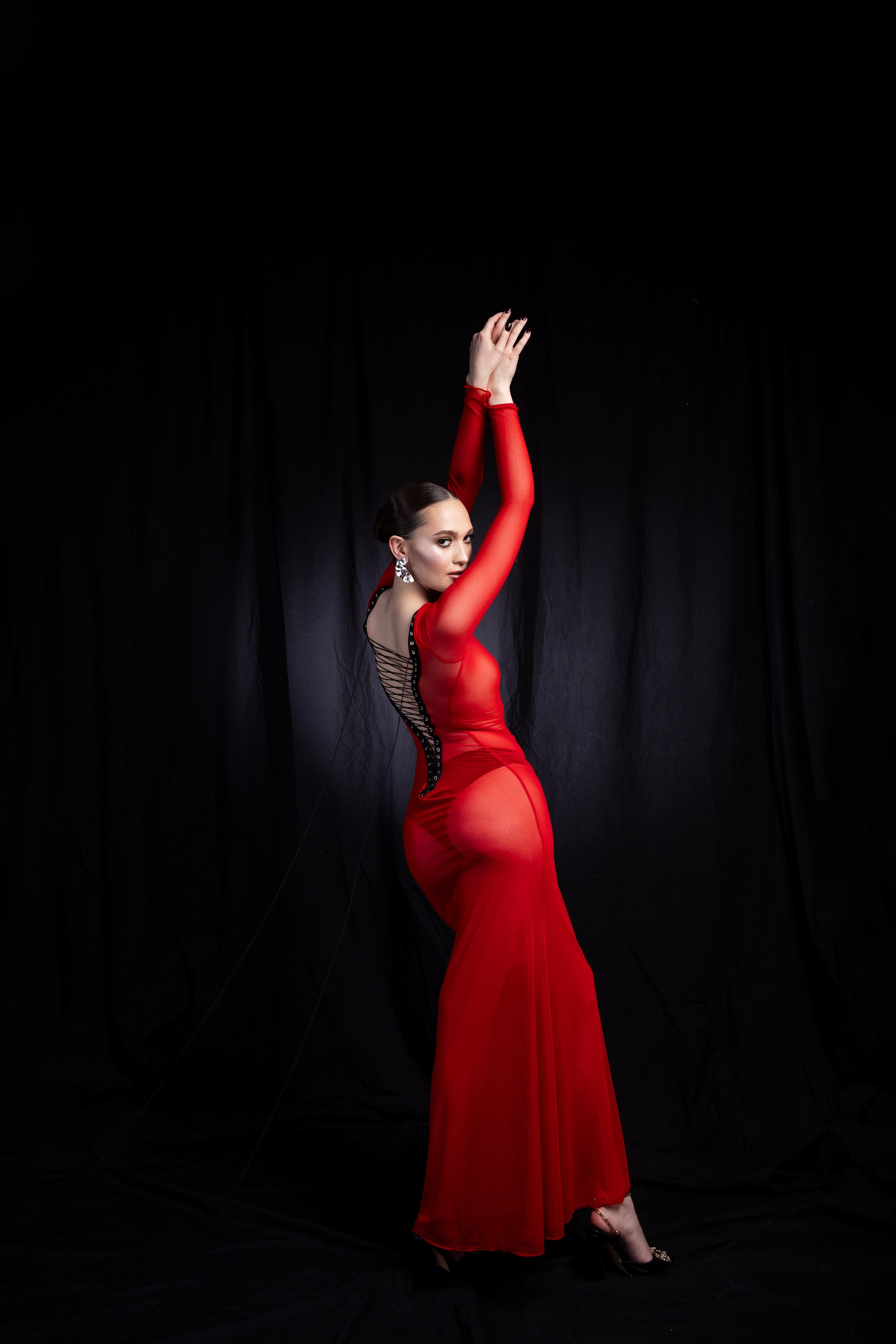Красное платье. Валентина Похомова — профессиональный фотограф в Екатеринбурге