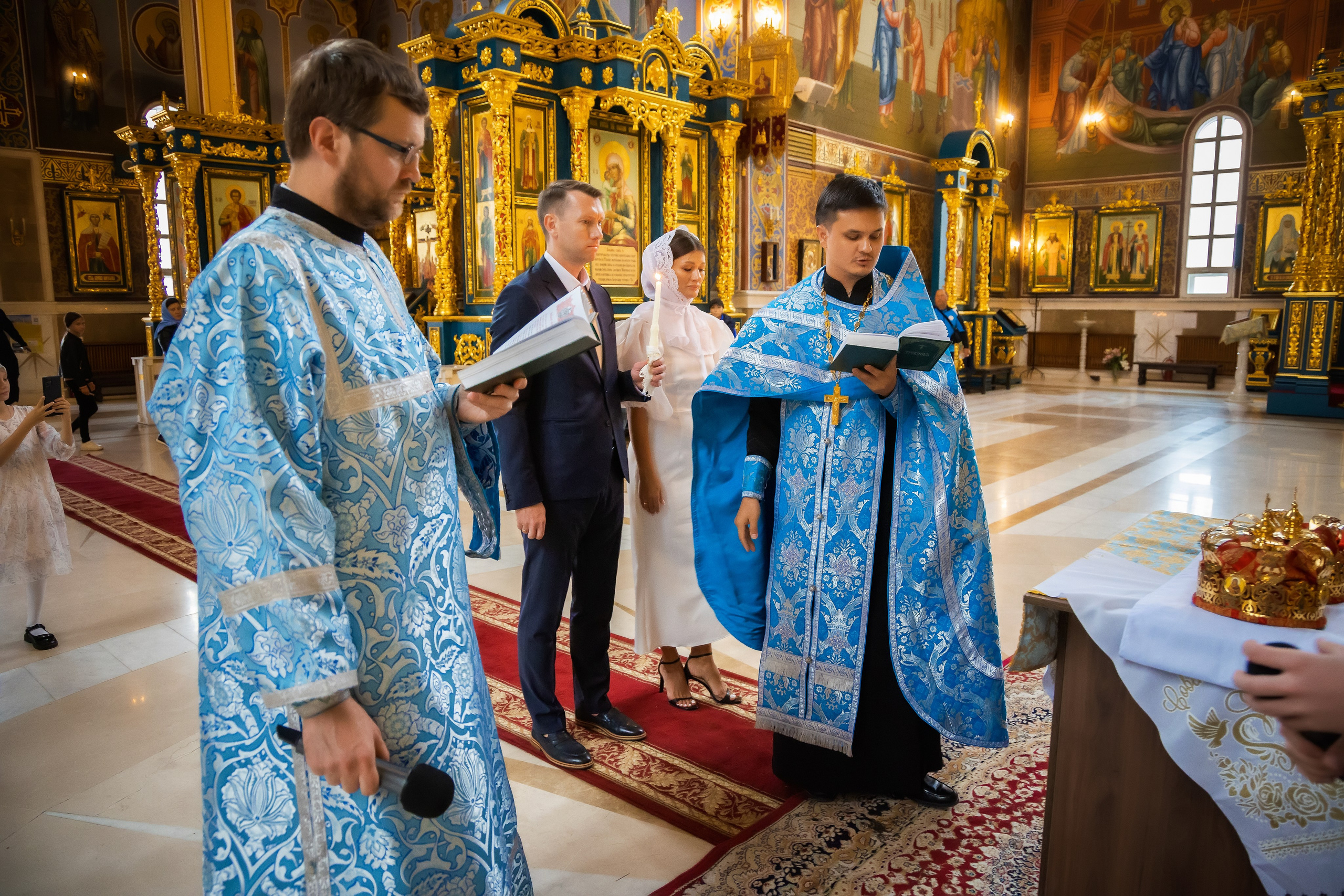 В Храме. Семейный и Свадебный фотограф в Астане Александр Астапов