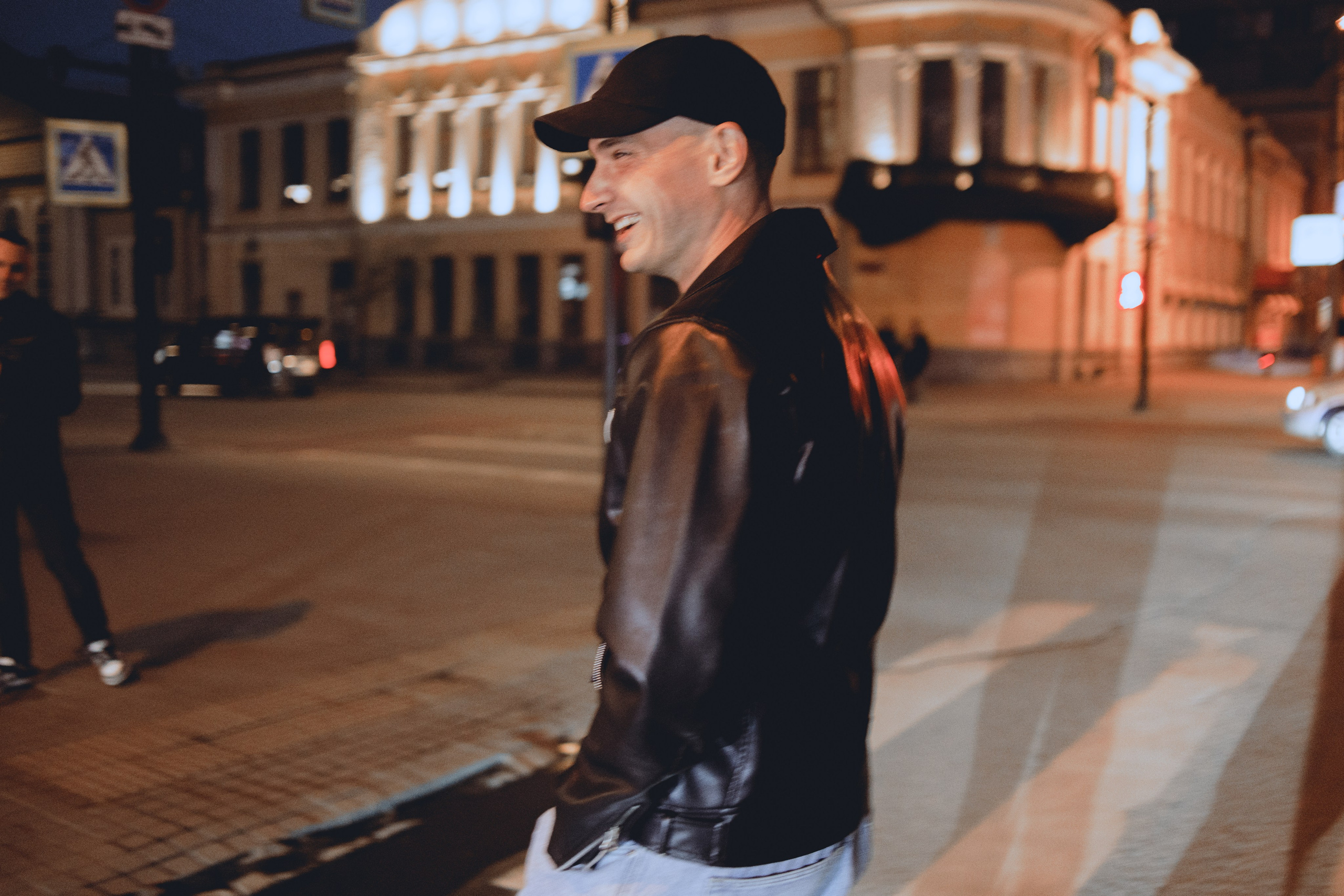 Евгений. Ночь и неон. Фотограф Регина Крикунова г. Красноярск