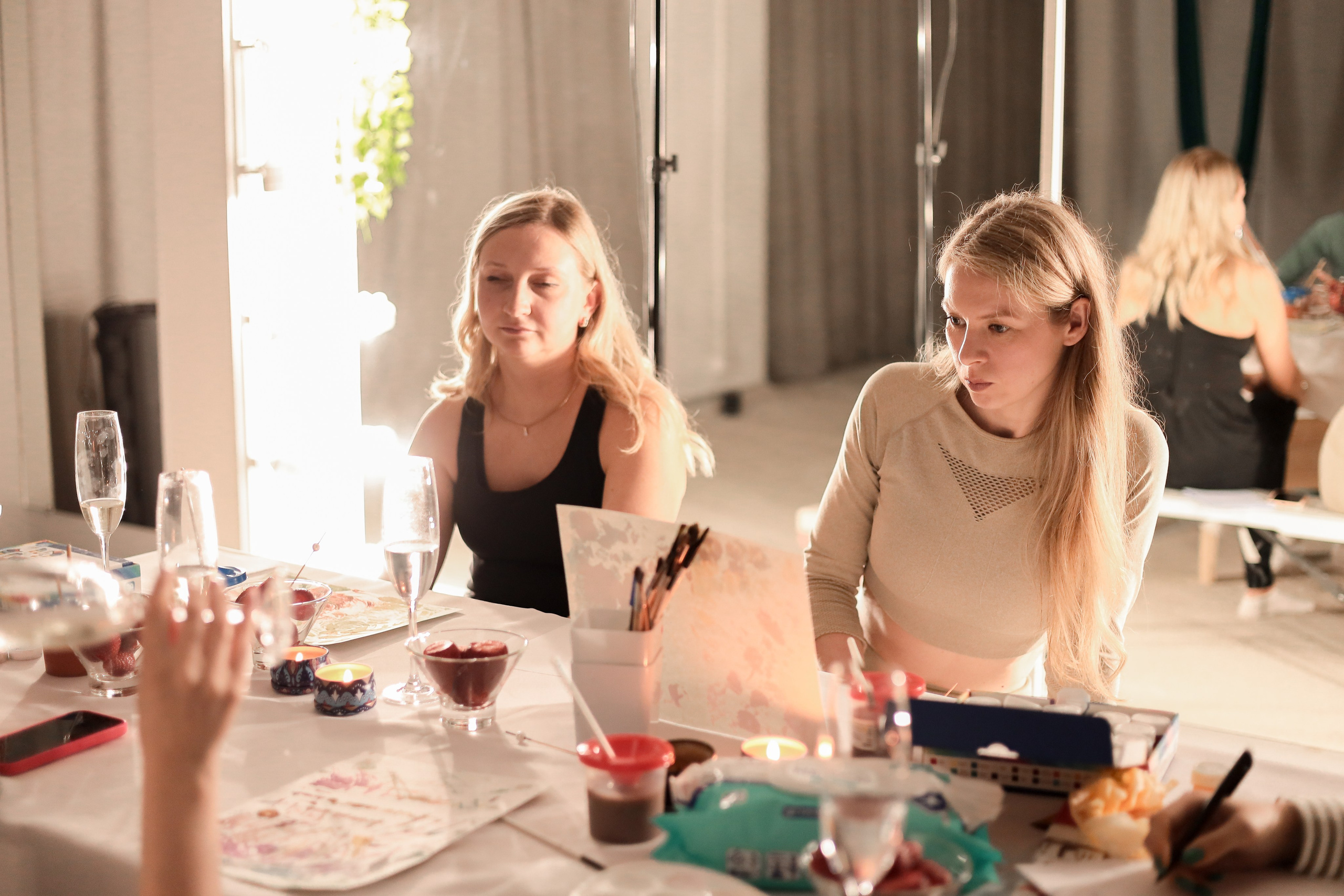 Арт-терапия + аэройога. Фотограф Надршина Лилия