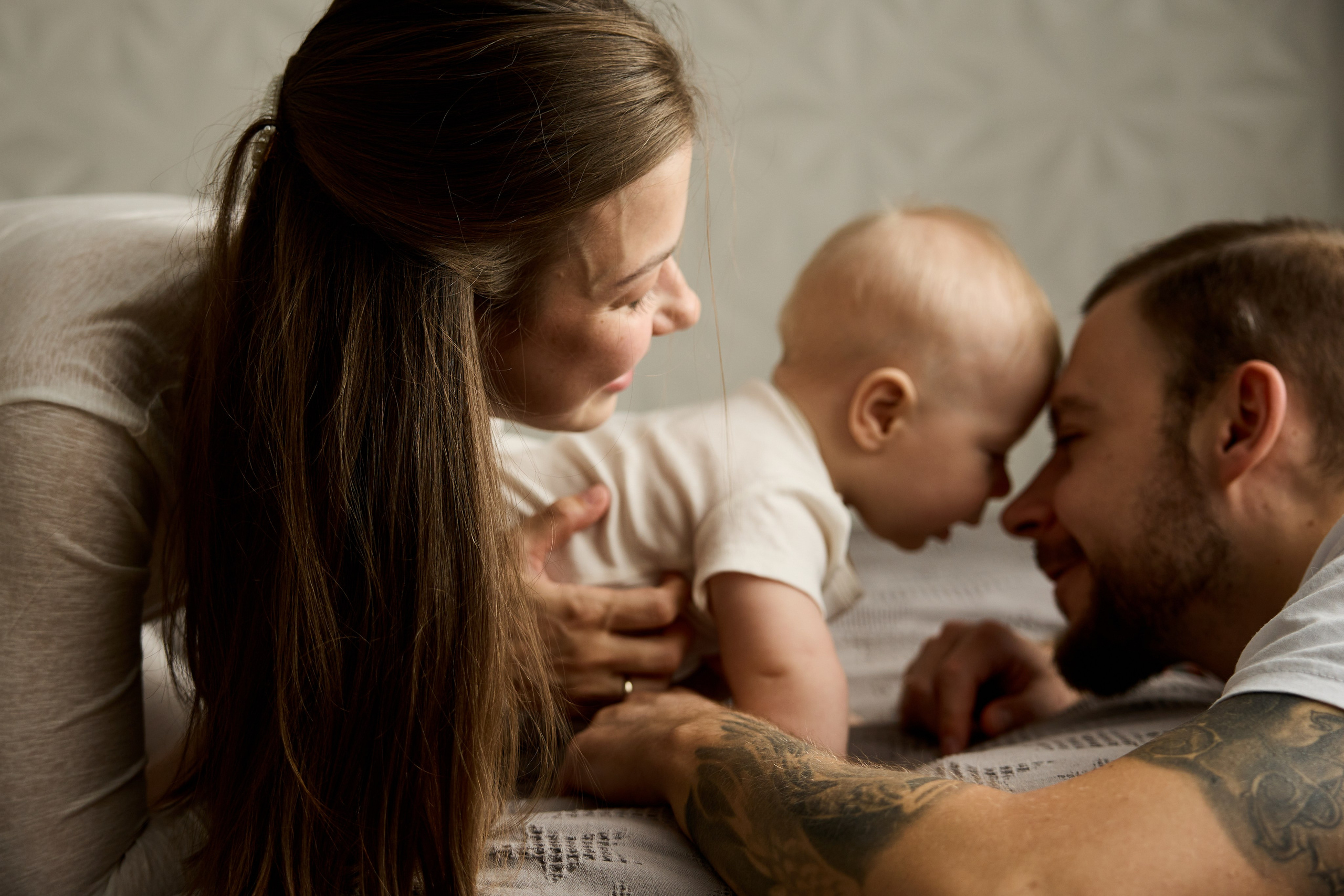 Иван, Анастасия, Саша и Тайгер, декабрь 2024. Свадебный и семейный фотограф в Сочи и Краснодарском крае Анна Шмелёва