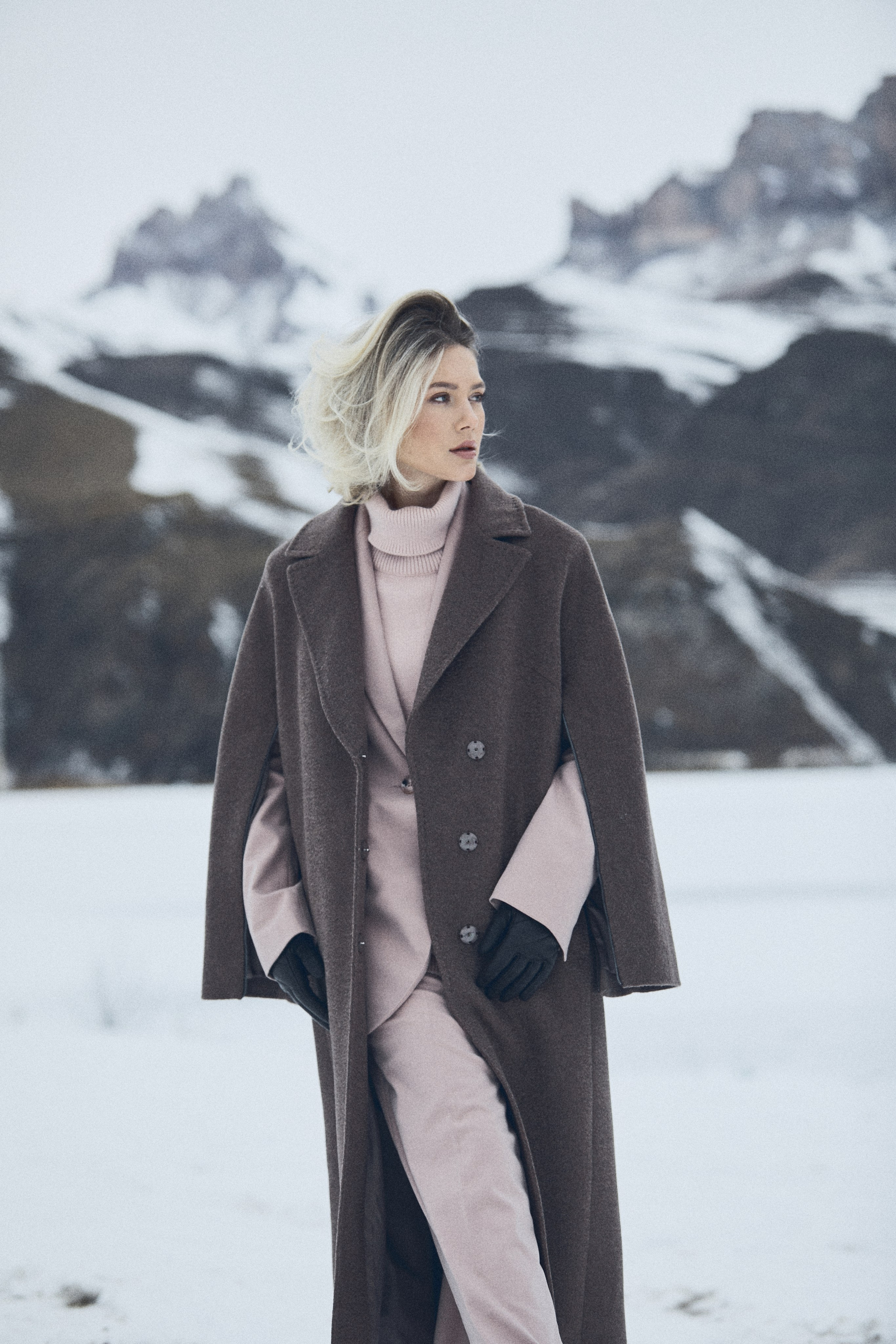 Выездная съемка для бренда одежды. Фотограф Продюсер в горах КБР / Москва  Нальчик Горы