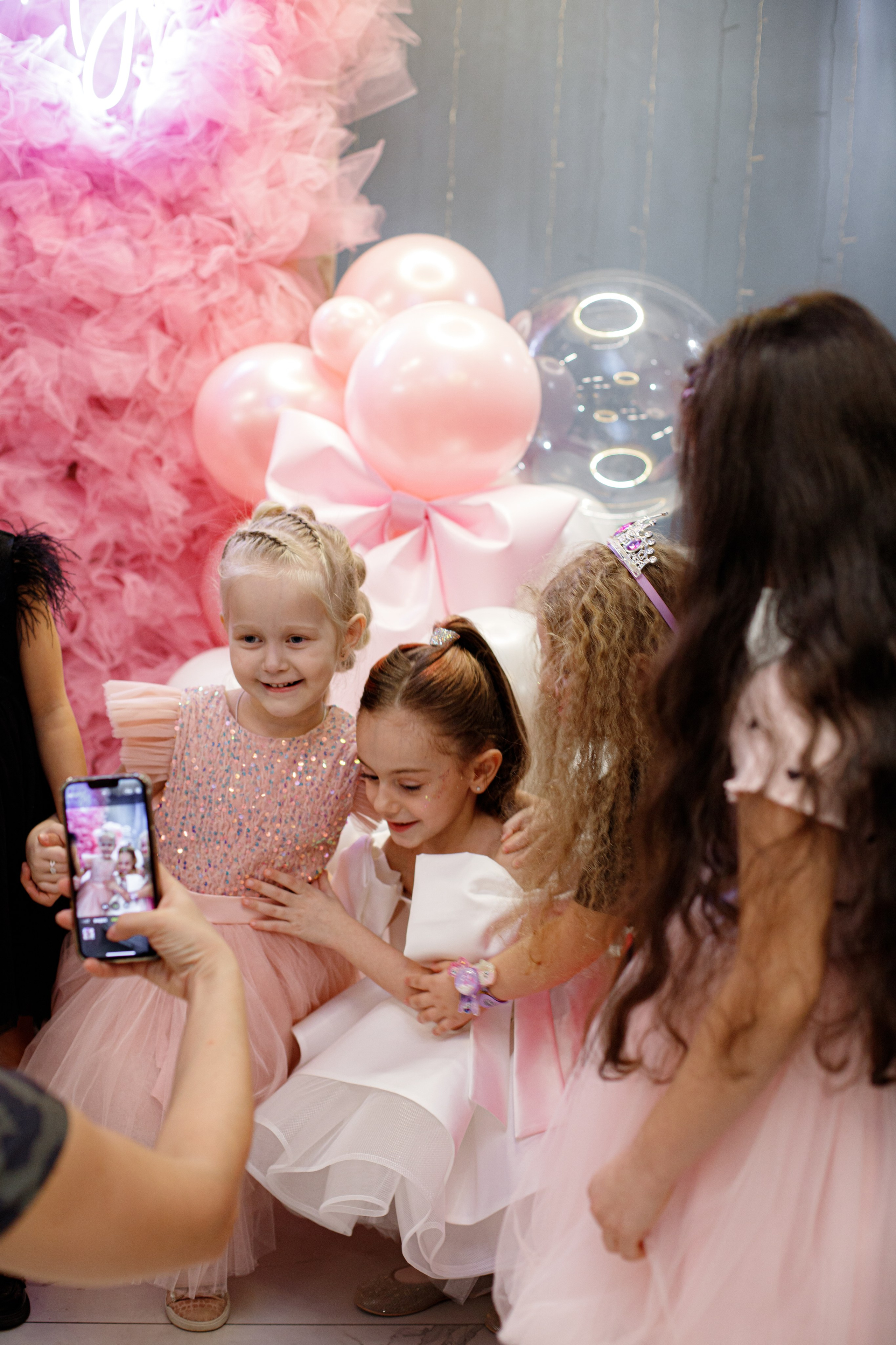 ASIA'S BIRTHDAY PARTY. Photokarish