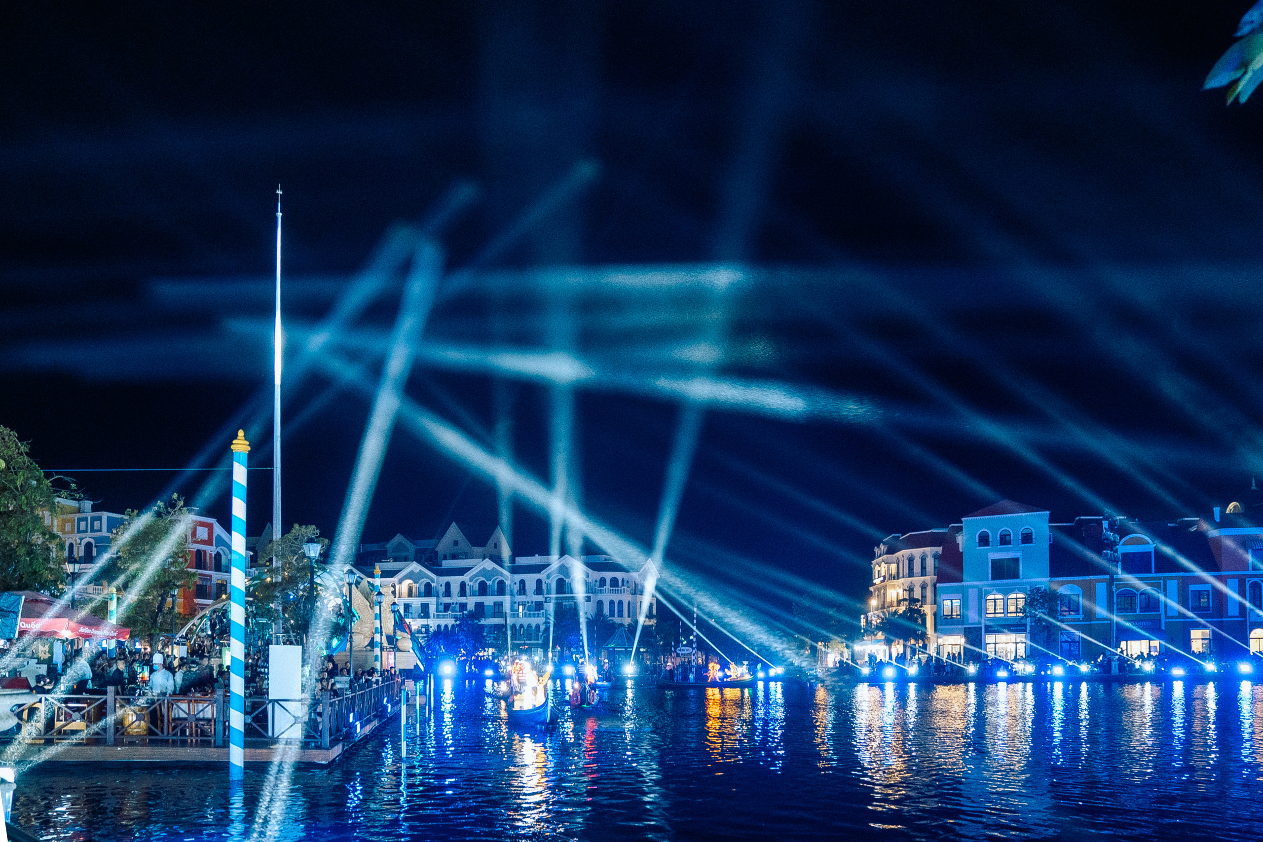 Grand World, Phu Quoc Island. Phu Quoc Photographer — Phu Quoc wedding Photograper