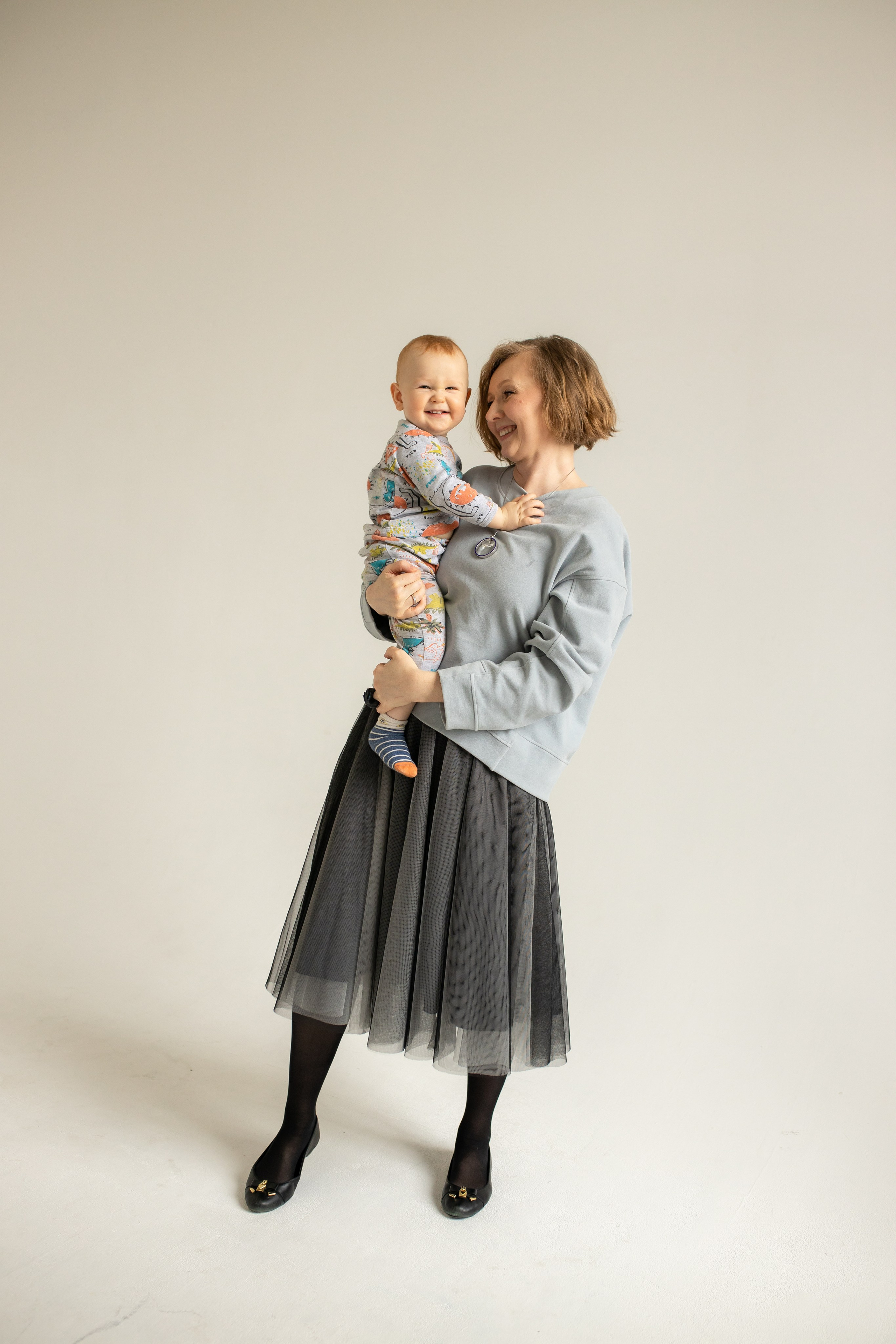 Семейная фотосессия на циклораме с естественным светом. Фотограф в Железнодорожном и Балашихе