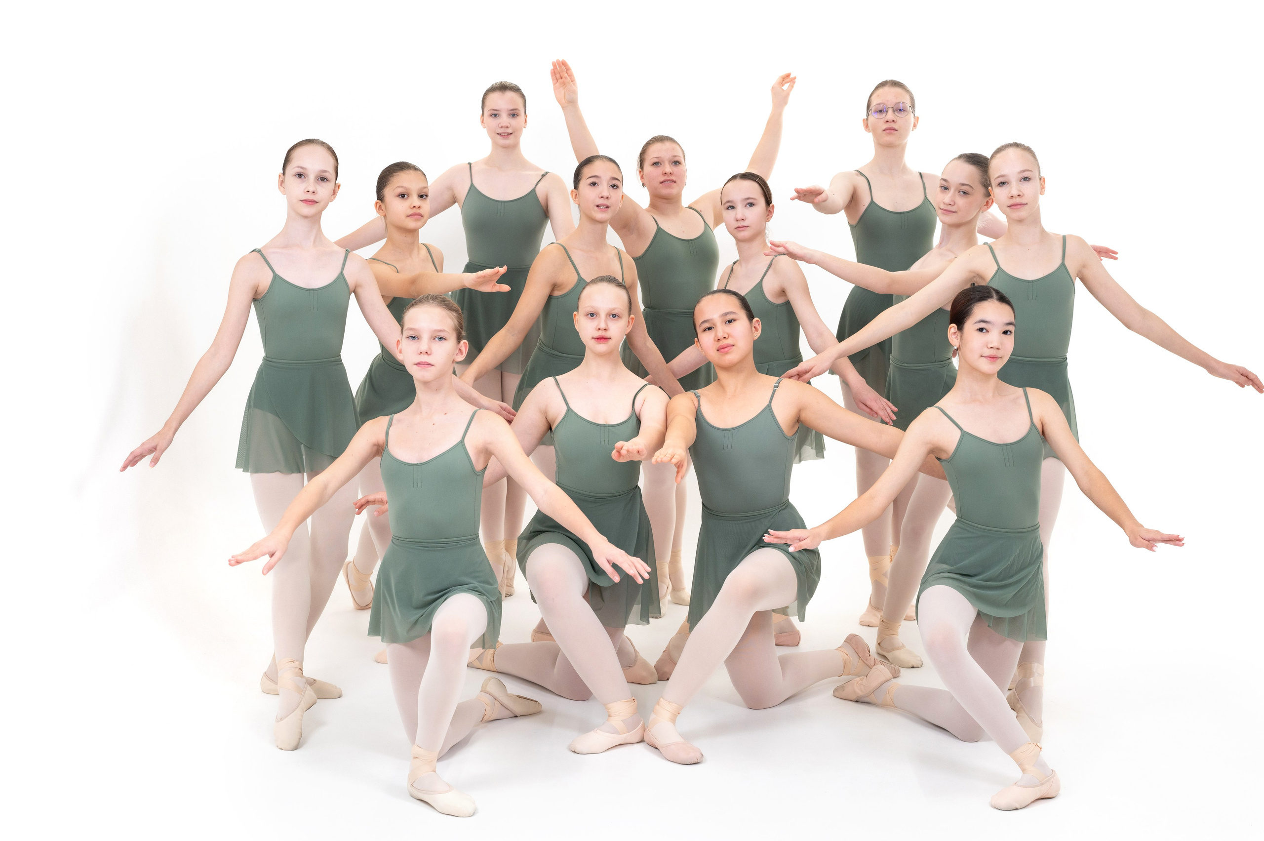 Выпускной альбом хореографичесского коллектива «Пилигрим». Фотограф новорожденных, семейный детский в Тюмени Татьяна Морозова