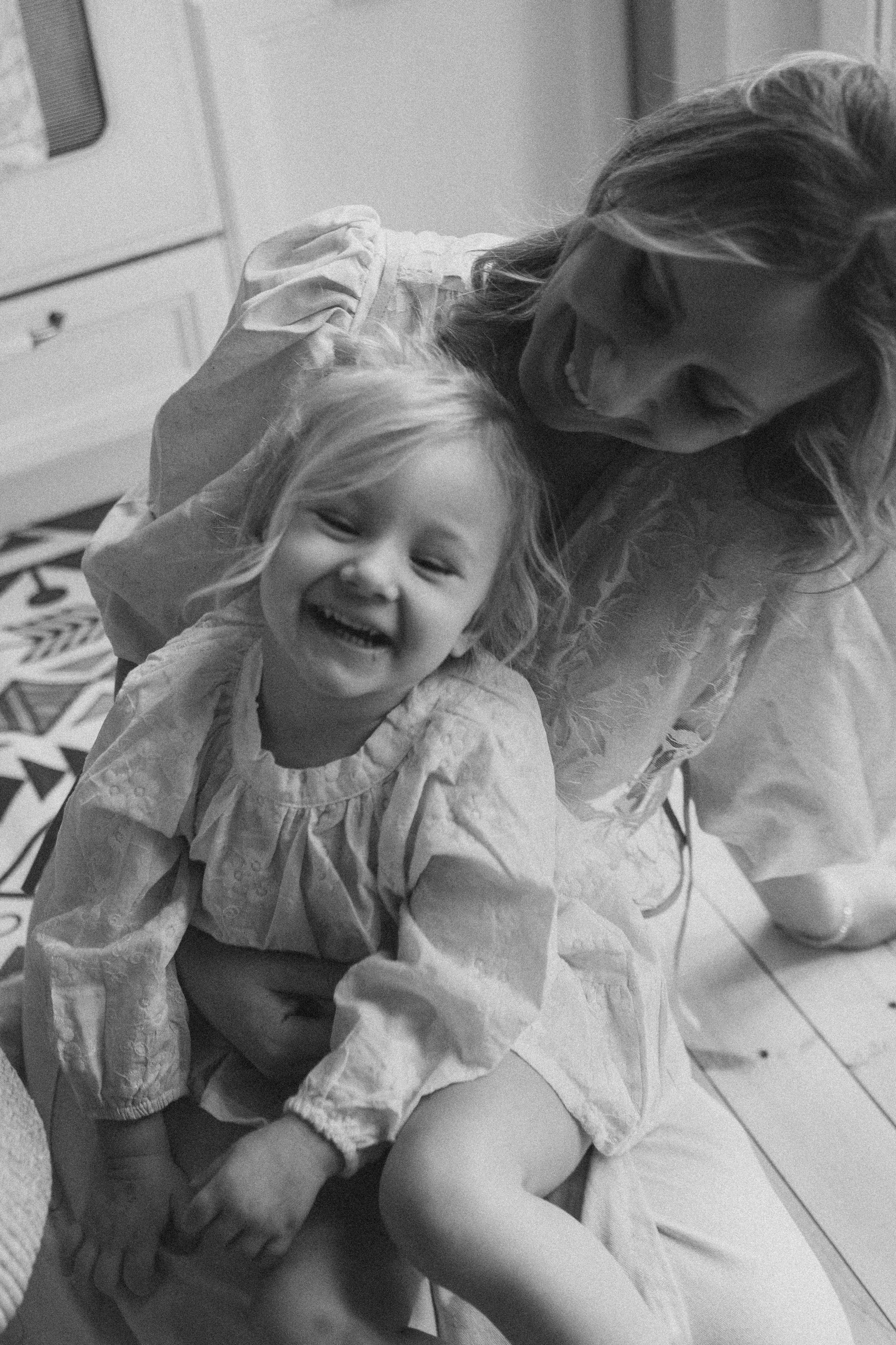 Лея и Ксения в фотодаче Ландыши. Семейный и детский фотограф в Сергиев Посаде, Хотьково Якимчук Любовь