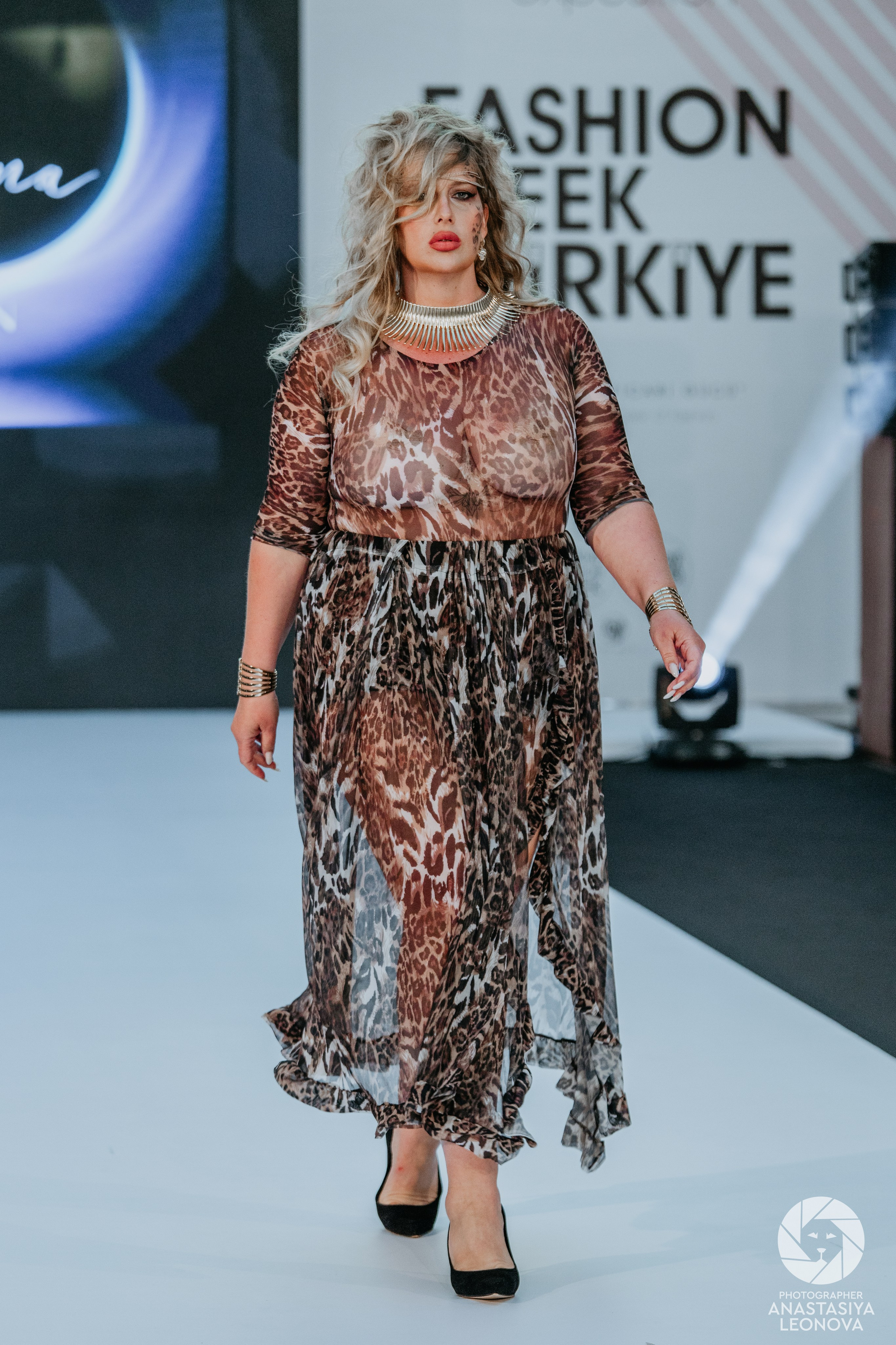 Fashion Week Türkiye [spring, 2025]. Anastasia Leonowa