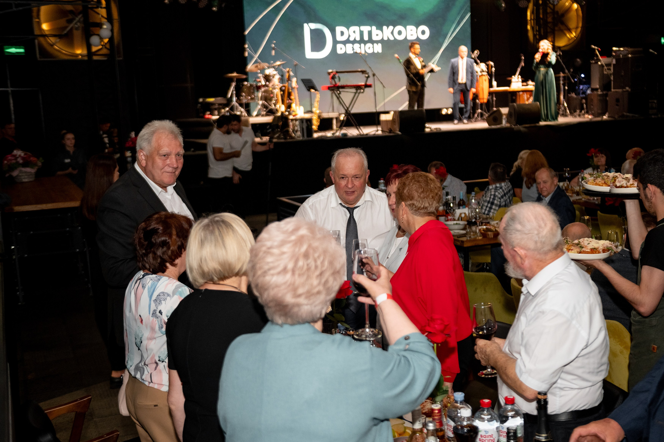 20 лет Дятьково мебель. Свадебный, семейный и репортажный фотограф. Брянск. Эльвира Голенкова