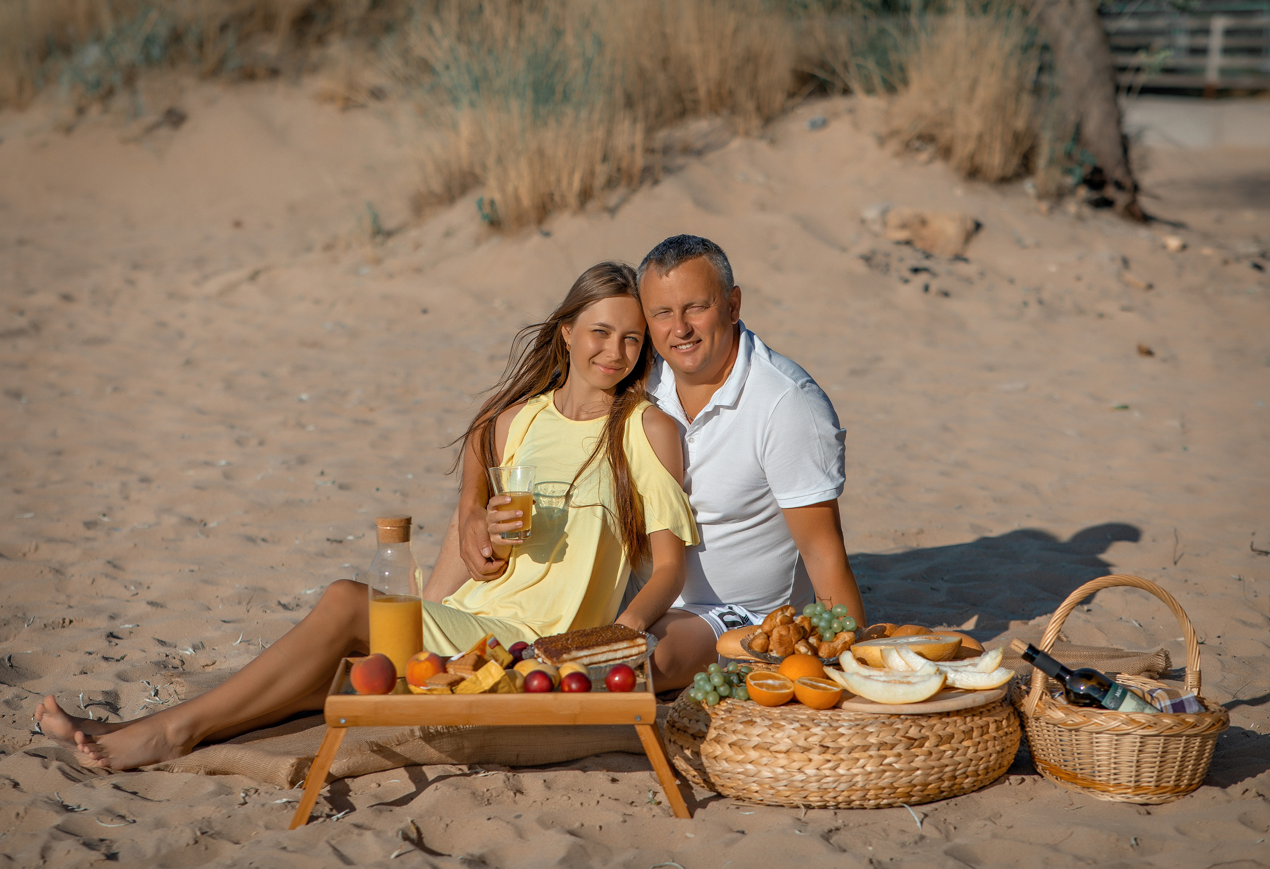 Семейная фотосессия " Пикник ". Фотограф-стилист Крым Прокат одежды в Крыму. Фотосессии в Крыму