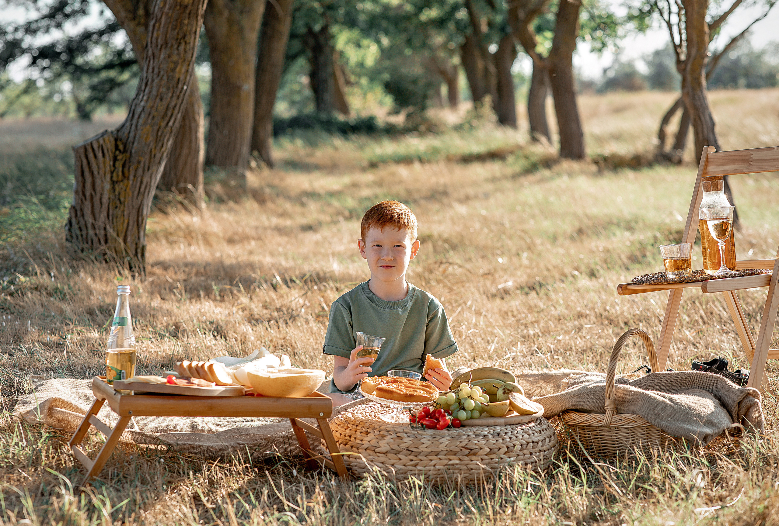 Семейная фотосессия " Пикник ". Фотограф-стилист Крым Прокат одежды в Крыму. Фотосессии в Крыму