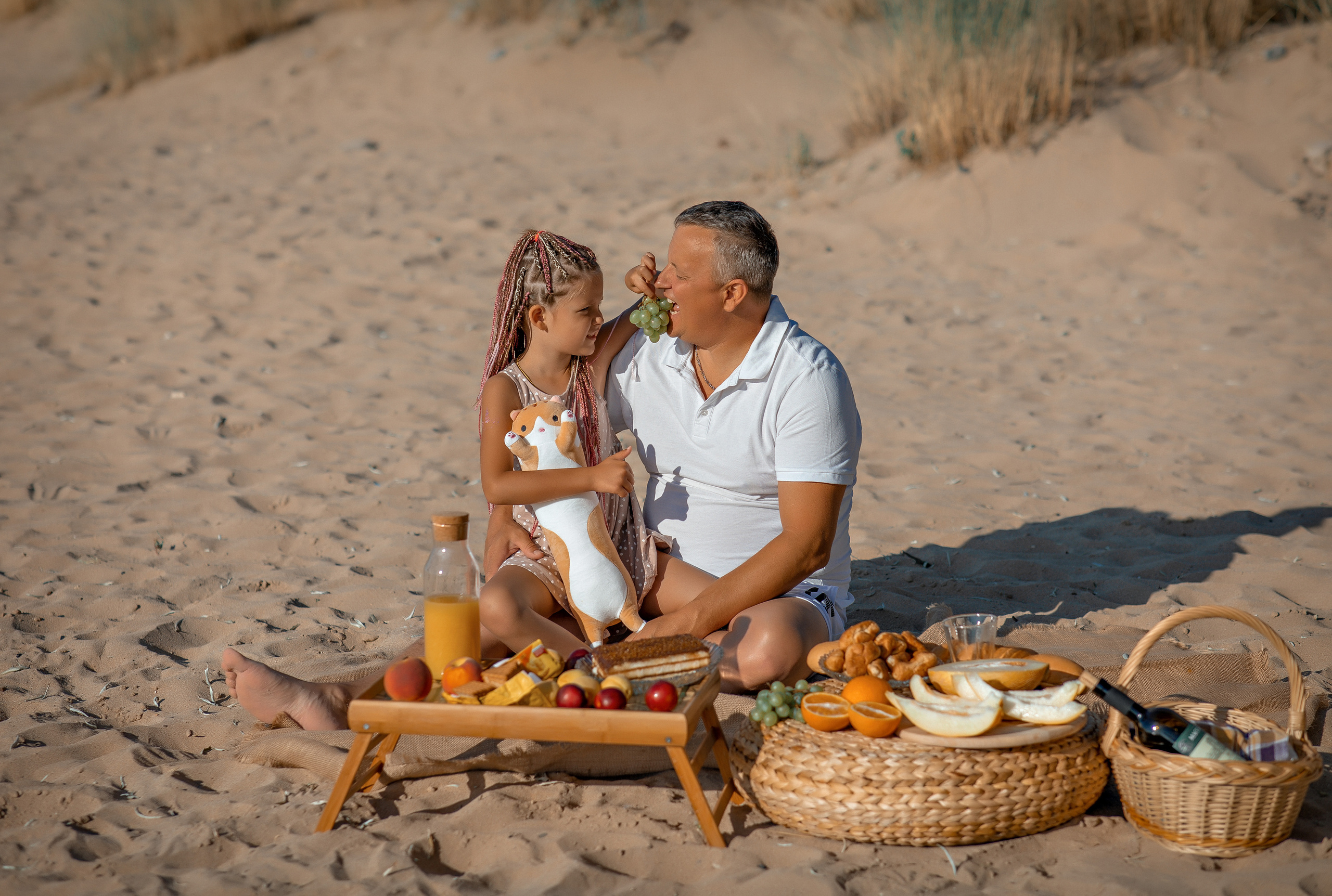 Семейная фотосессия " Пикник ". Фотограф-стилист Крым Прокат одежды в Крыму. Фотосессии в Крыму