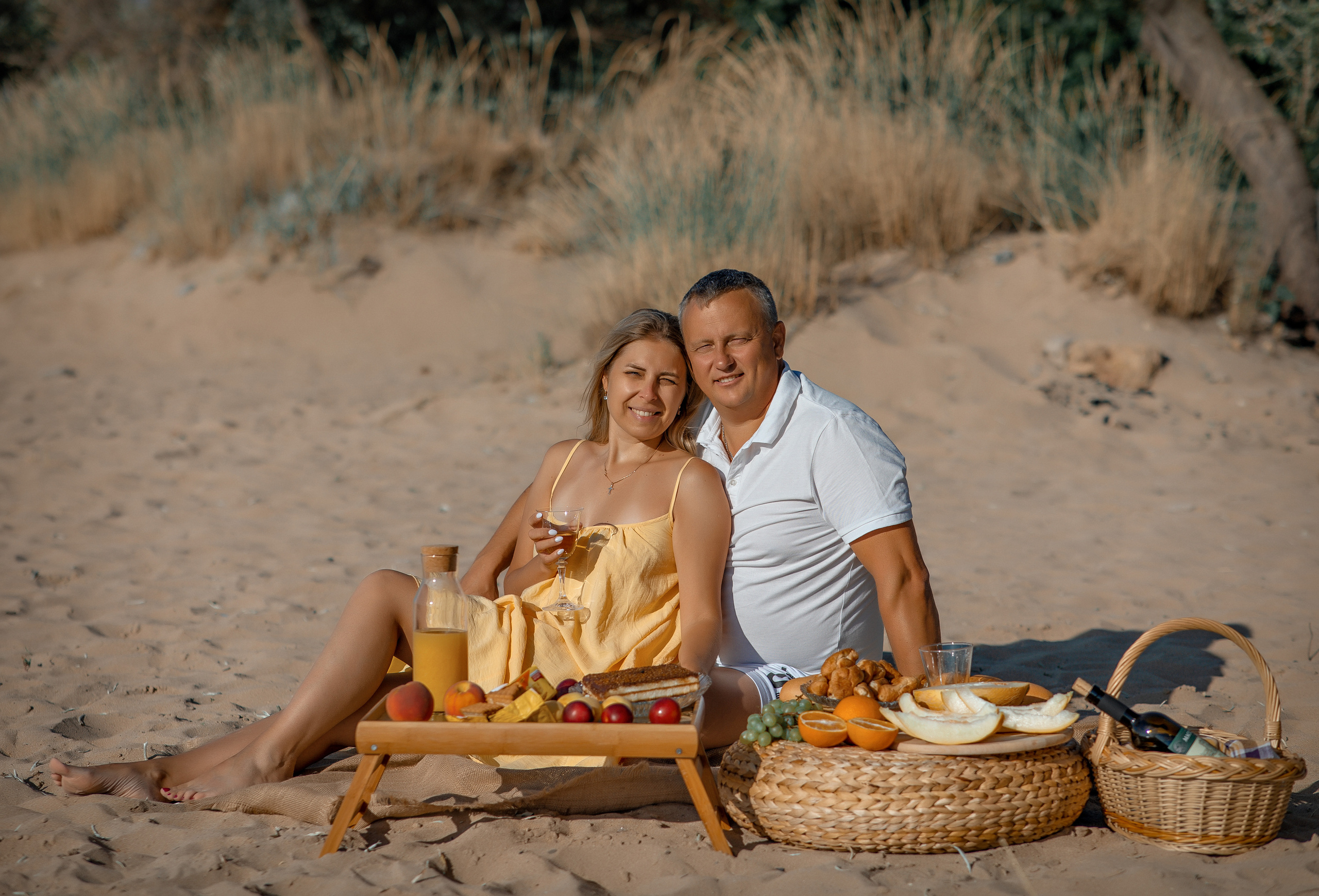 Семейная фотосессия " Пикник ". Фотограф-стилист Крым Прокат одежды в Крыму. Фотосессии в Крыму