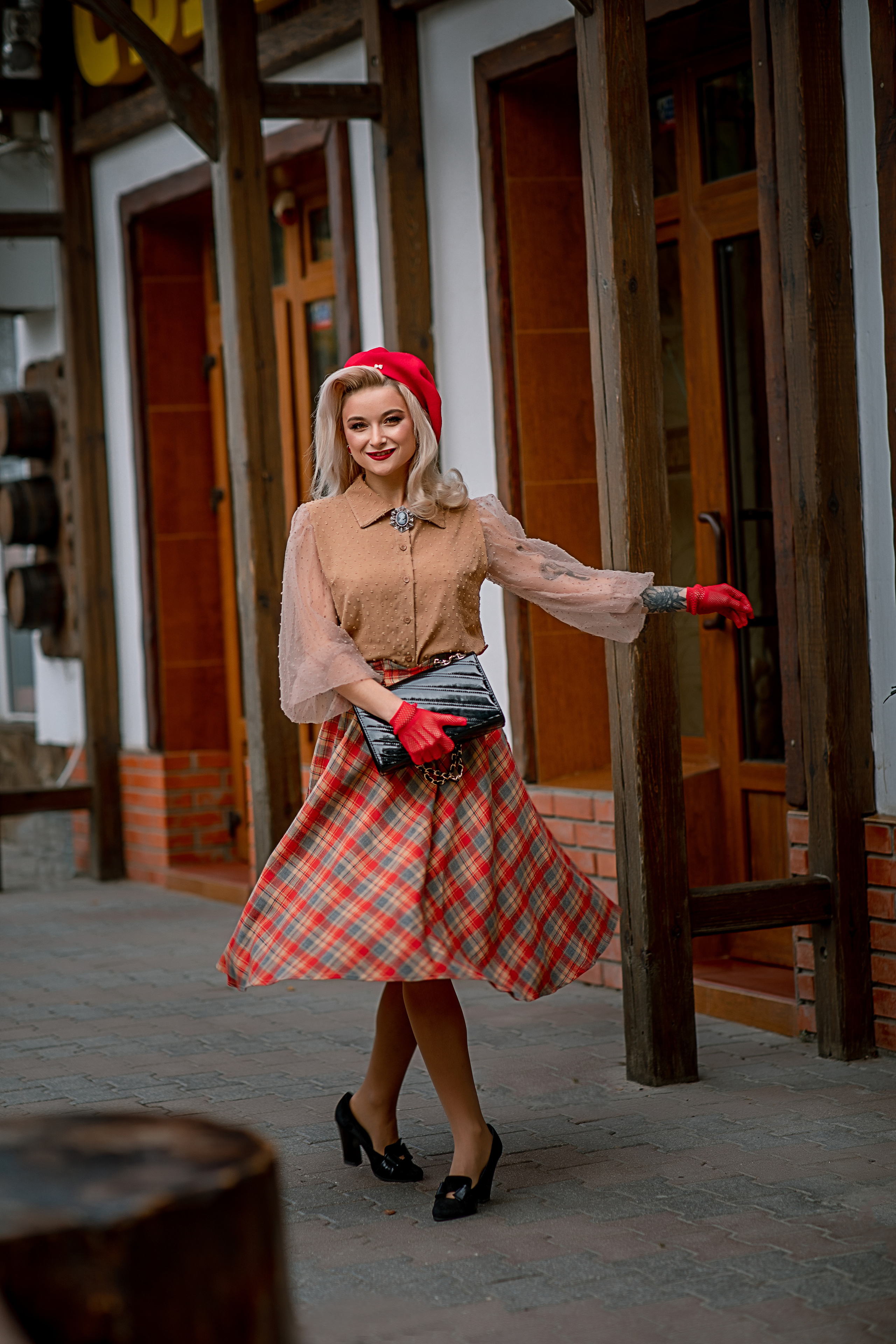 Фотосессия " Прогулка ". Фотограф-стилист Крым Прокат одежды в Крыму. Фотосессии в Крыму