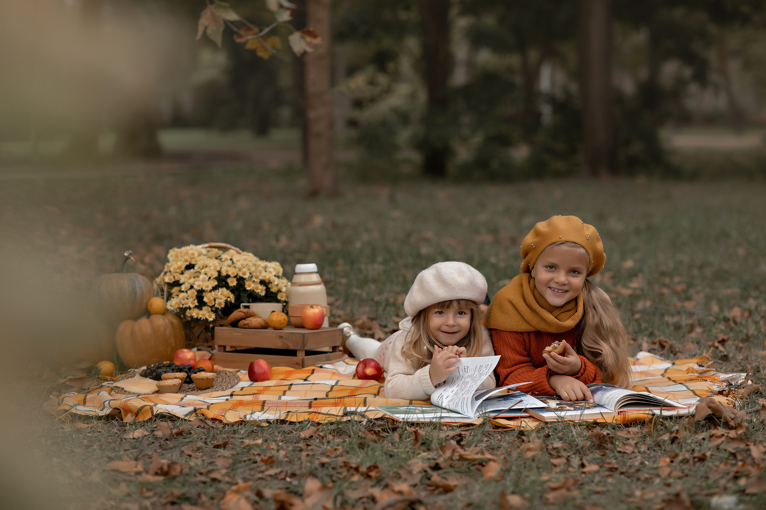 Семейная фотосессия " Пикник ". Фотограф-стилист Крым Прокат одежды в Крыму. Фотосессии в Крыму