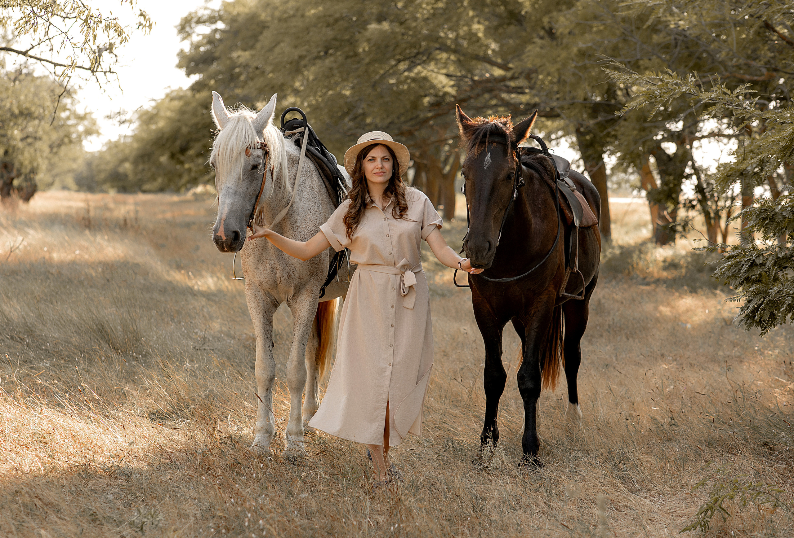 Фотосессия с лошадью. Фотограф-стилист Крым Прокат одежды в Крыму. Фотосессии в Крыму