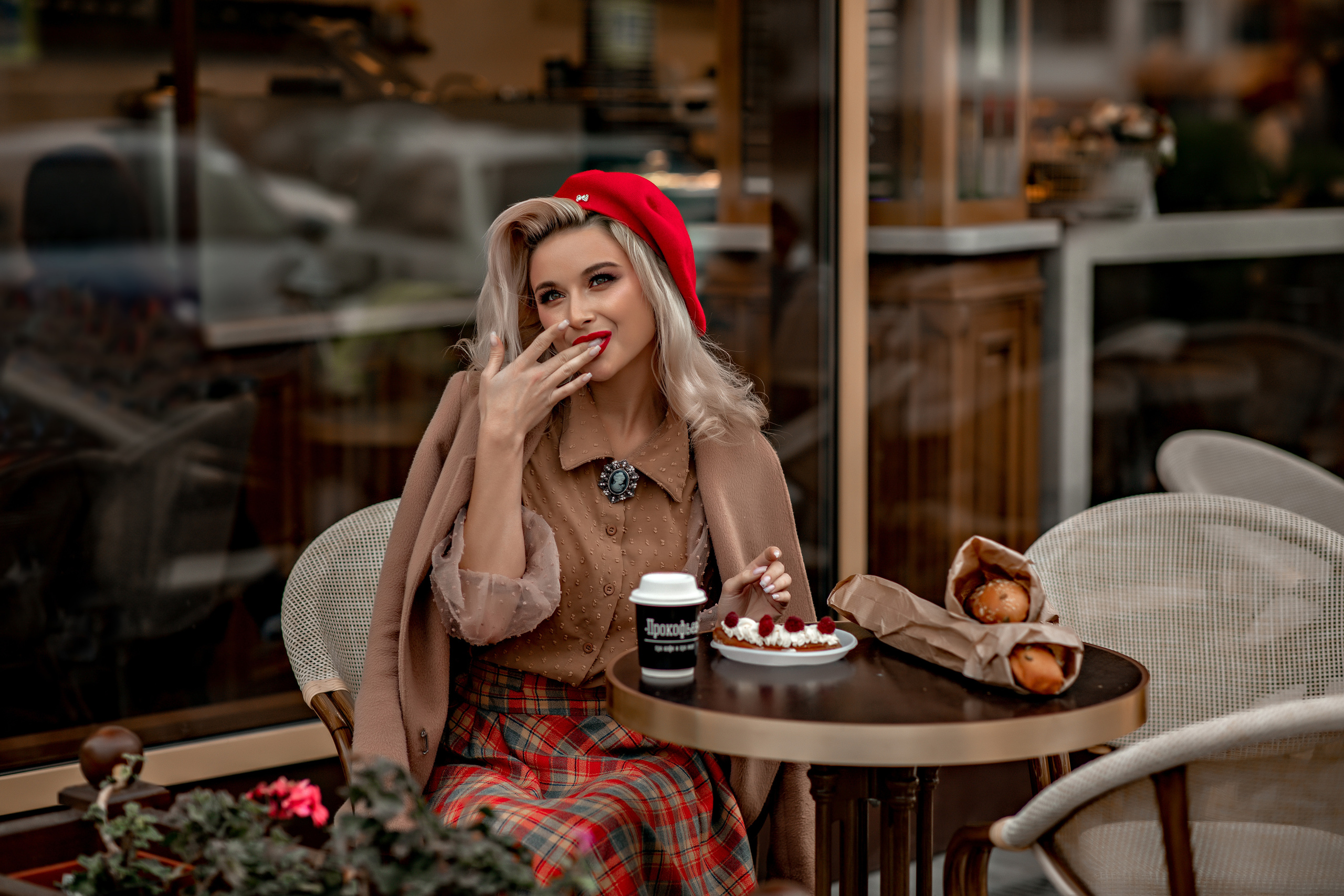 Фотосессия " Прогулка ". Фотограф-стилист Крым Прокат одежды в Крыму. Фотосессии в Крыму