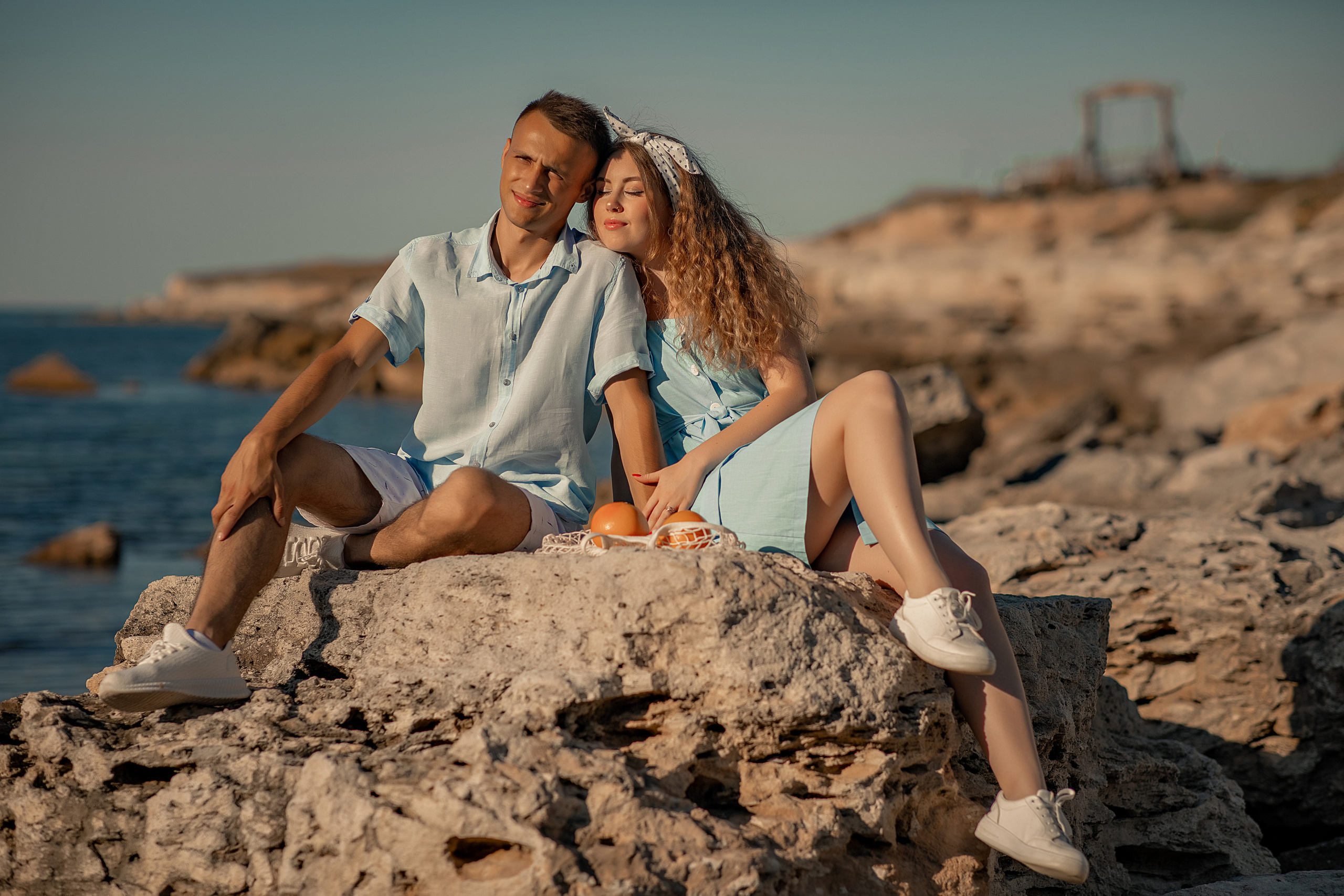 Выездные фотосессии. Съемка для влюбленных. Фотограф-стилист Крым Прокат одежды в Крыму. Фотосессии в Крыму