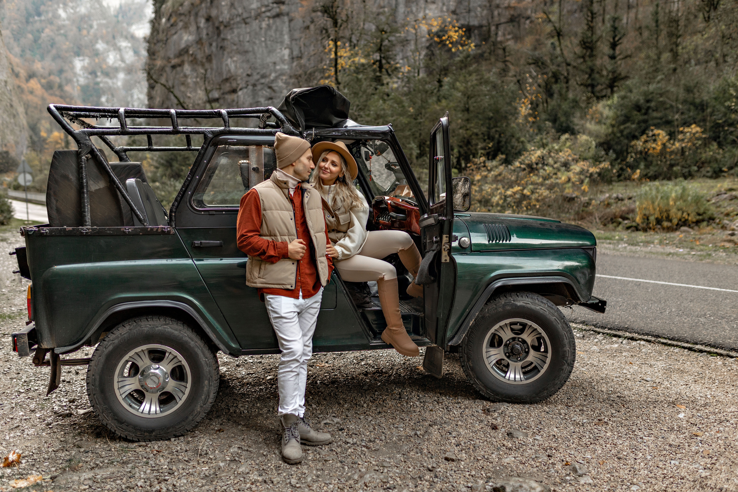 Выездные фотосессии. Съемка для влюбленных. Фотограф-стилист Крым Прокат одежды в Крыму. Фотосессии в Крыму