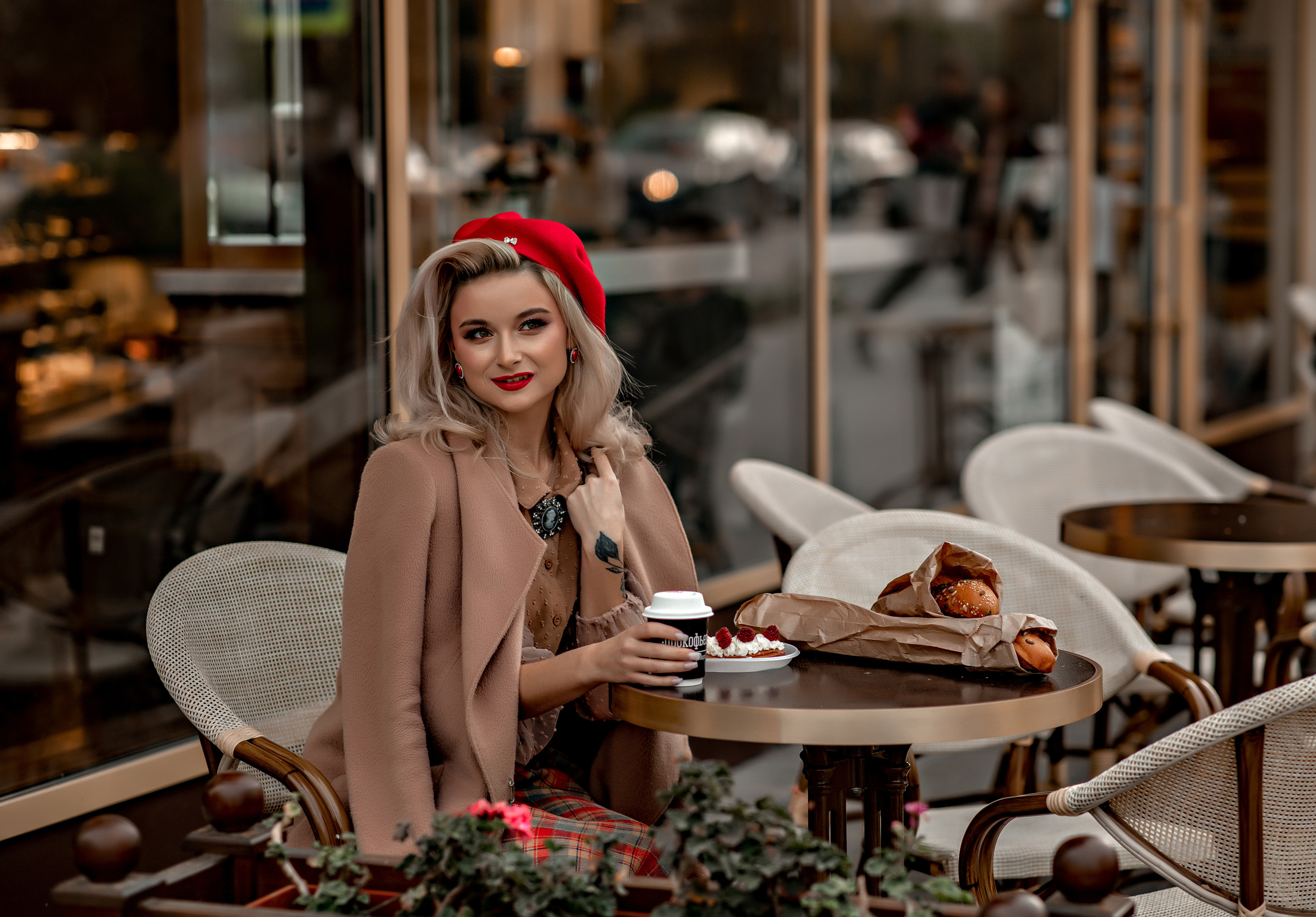 Фотосессия " Прогулка ". Фотограф-стилист Крым Прокат одежды в Крыму. Фотосессии в Крыму