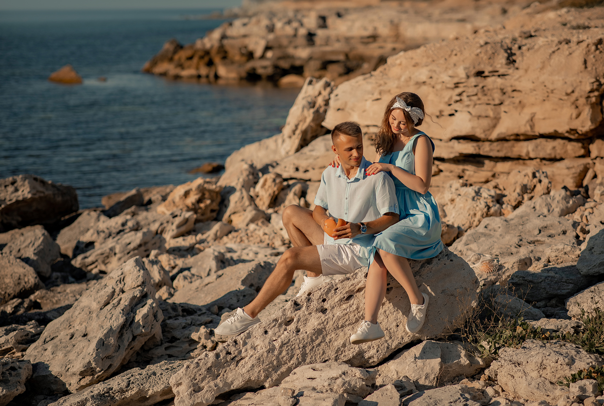 Выездные фотосессии. Съемка для влюбленных. Фотограф-стилист Крым Прокат одежды в Крыму. Фотосессии в Крыму