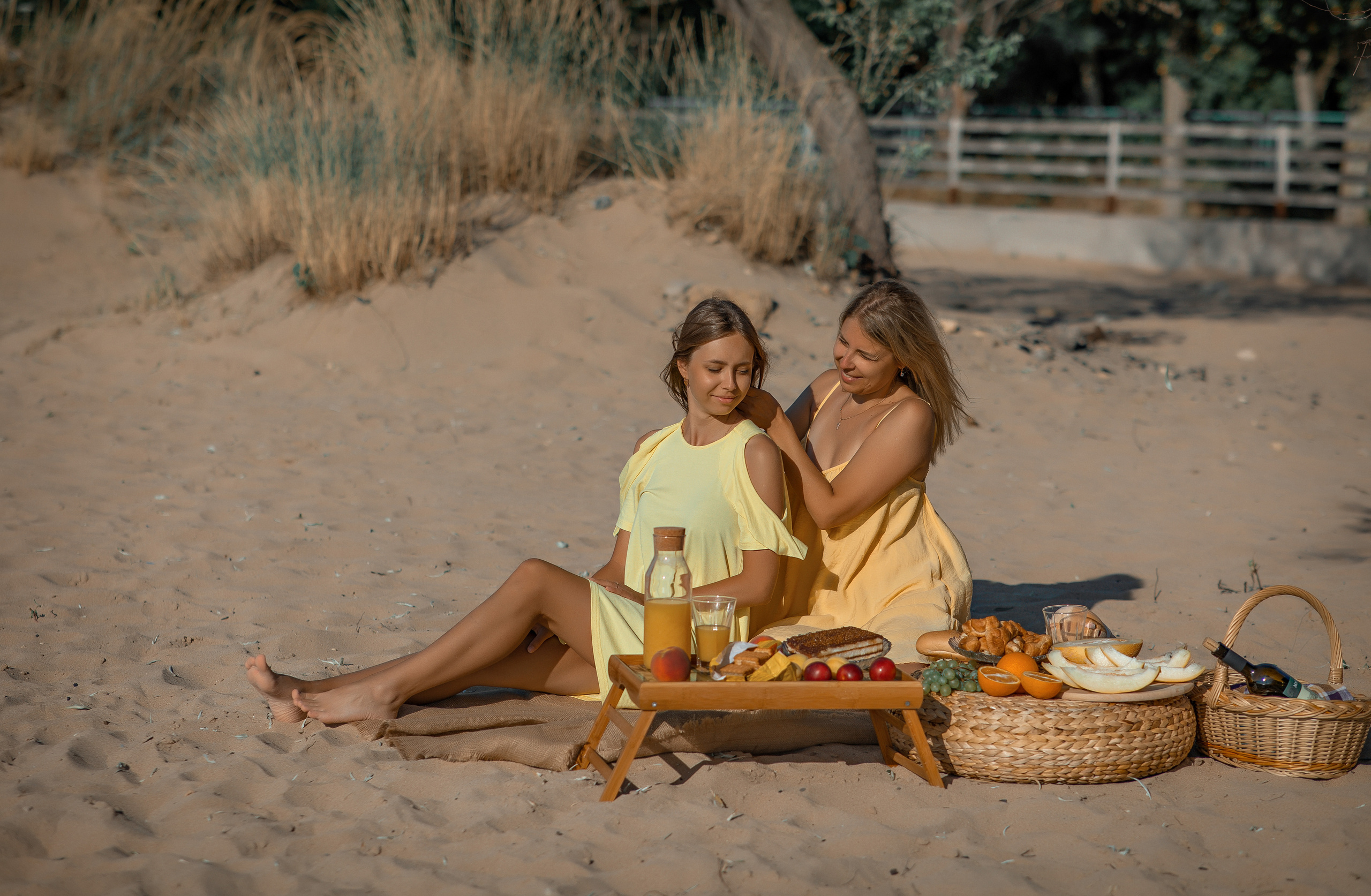 Семейная фотосессия " Пикник ". Фотограф-стилист Крым Прокат одежды в Крыму. Фотосессии в Крыму