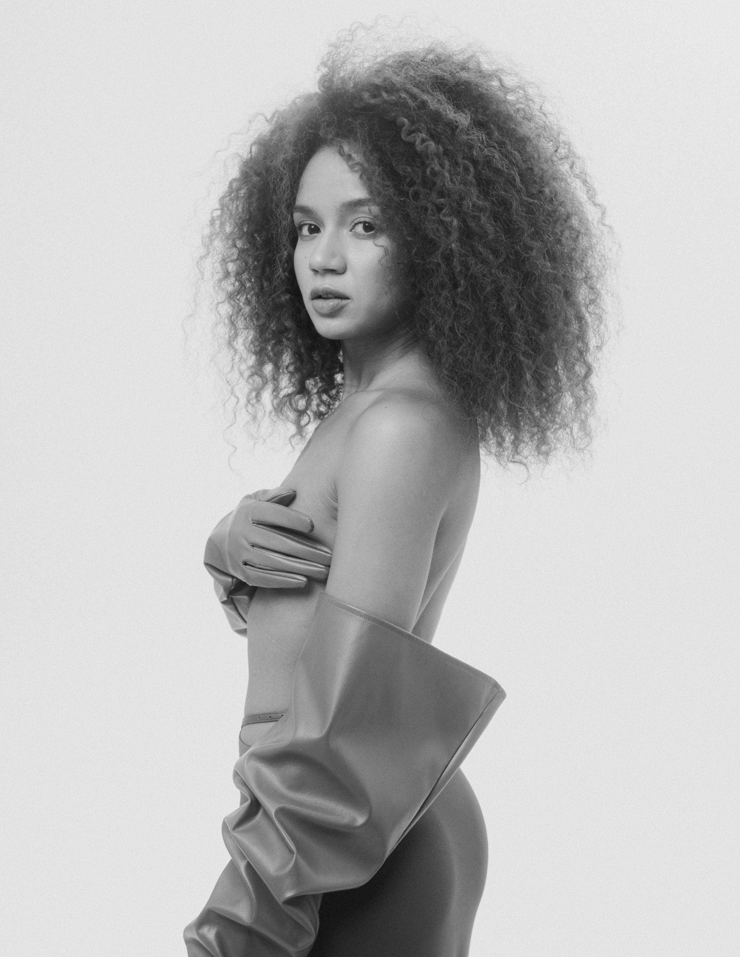 Черно-белая фэшн фотосессия для Алиды. Fashion/ фэшн фотограф в Санкт-Петербурге Юлия Леонович