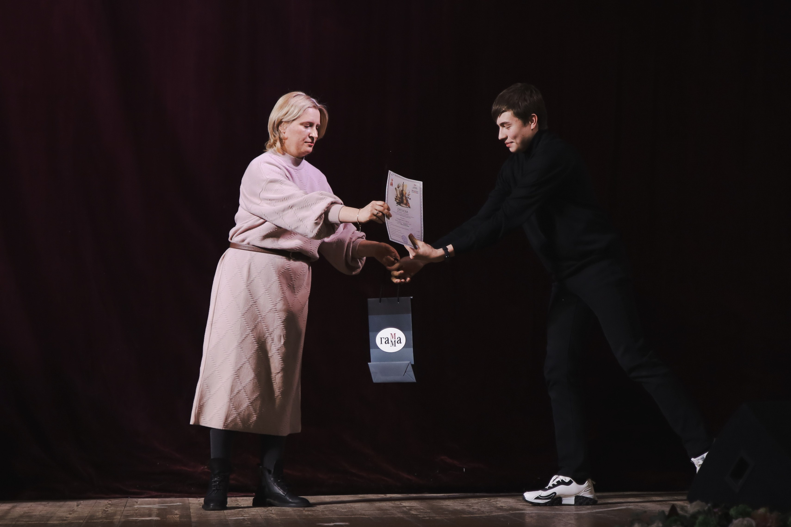 Фотоотчет с награждения стипендиатов города Липецка